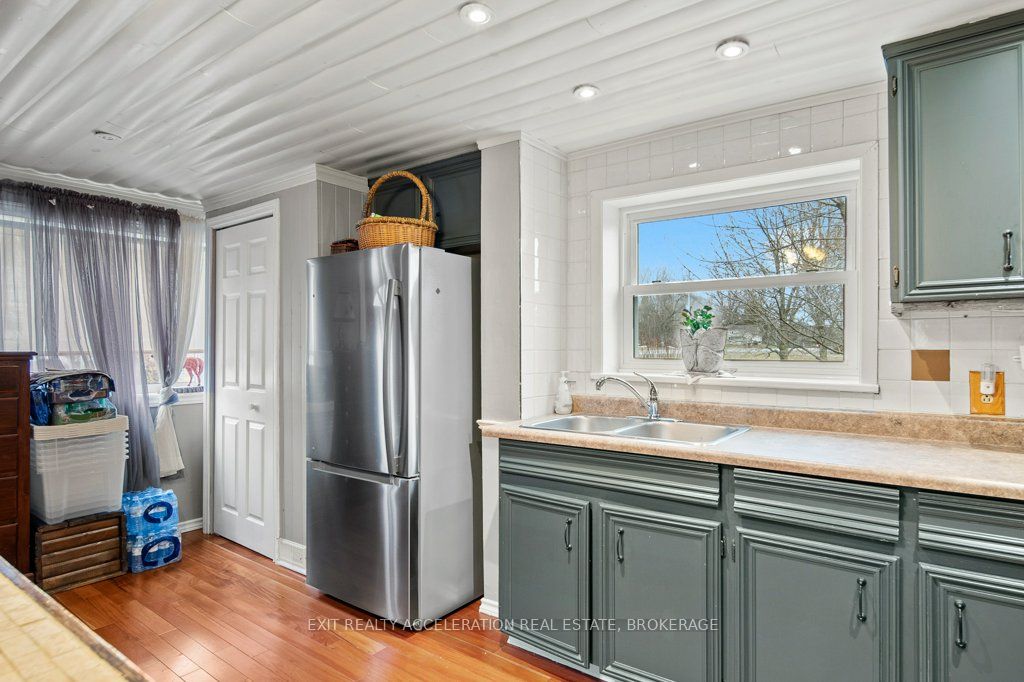 1125 County Rd 1 E Property Photo 13