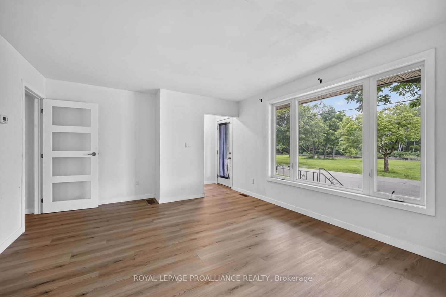 415 Railway Avenue Property Photo 5