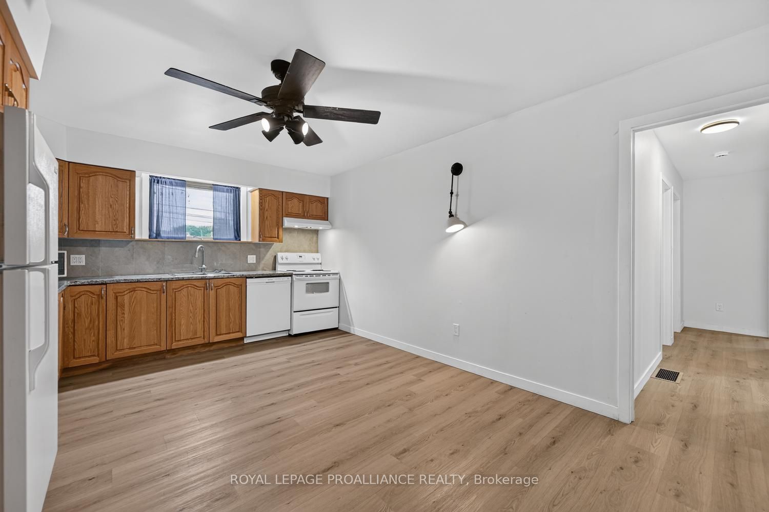 415 Railway Avenue Property Photo 7