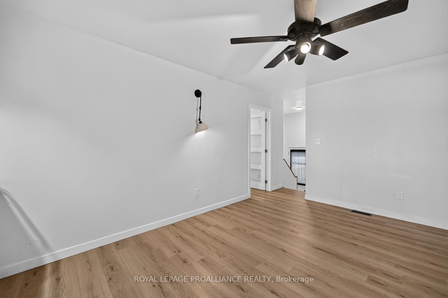 415 Railway Avenue Property Photo 13