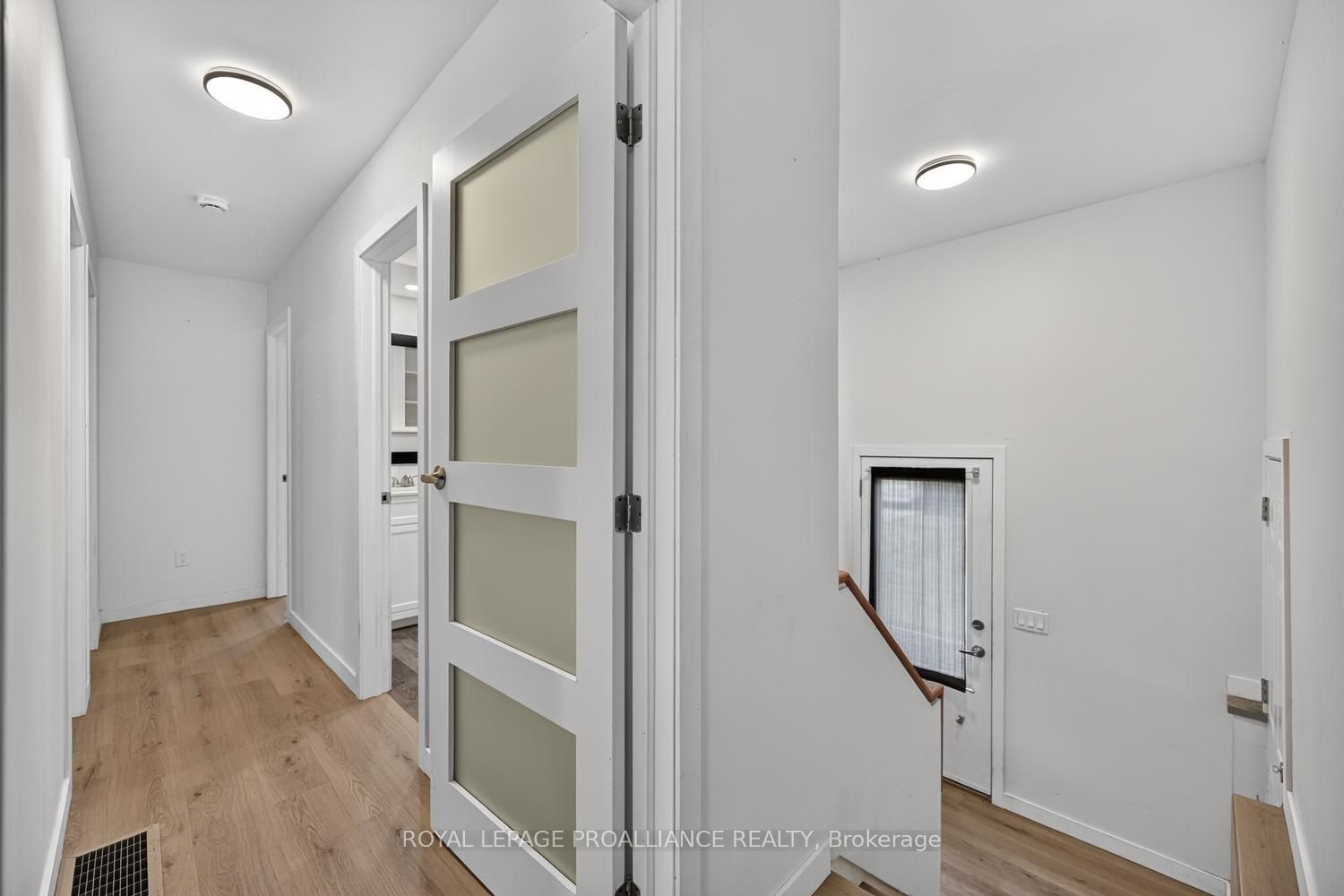415 Railway Avenue Property Photo 14