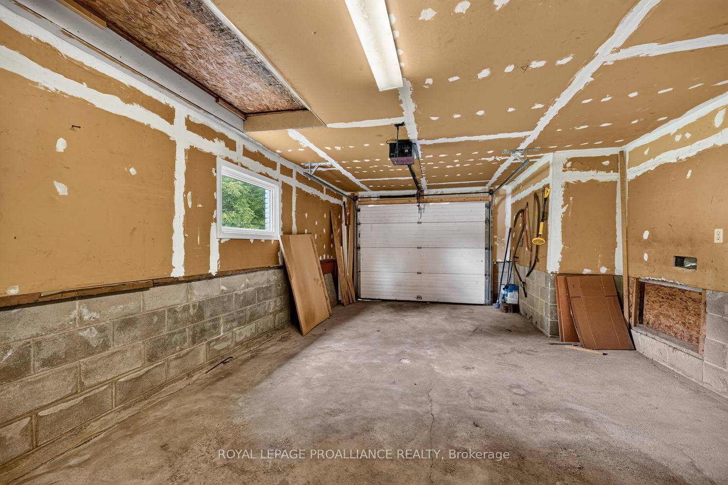 415 Railway Avenue Property Photo 22