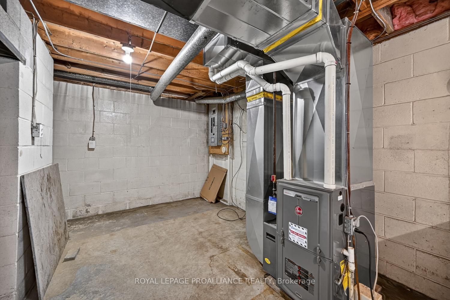 415 Railway Avenue Property Photo 27
