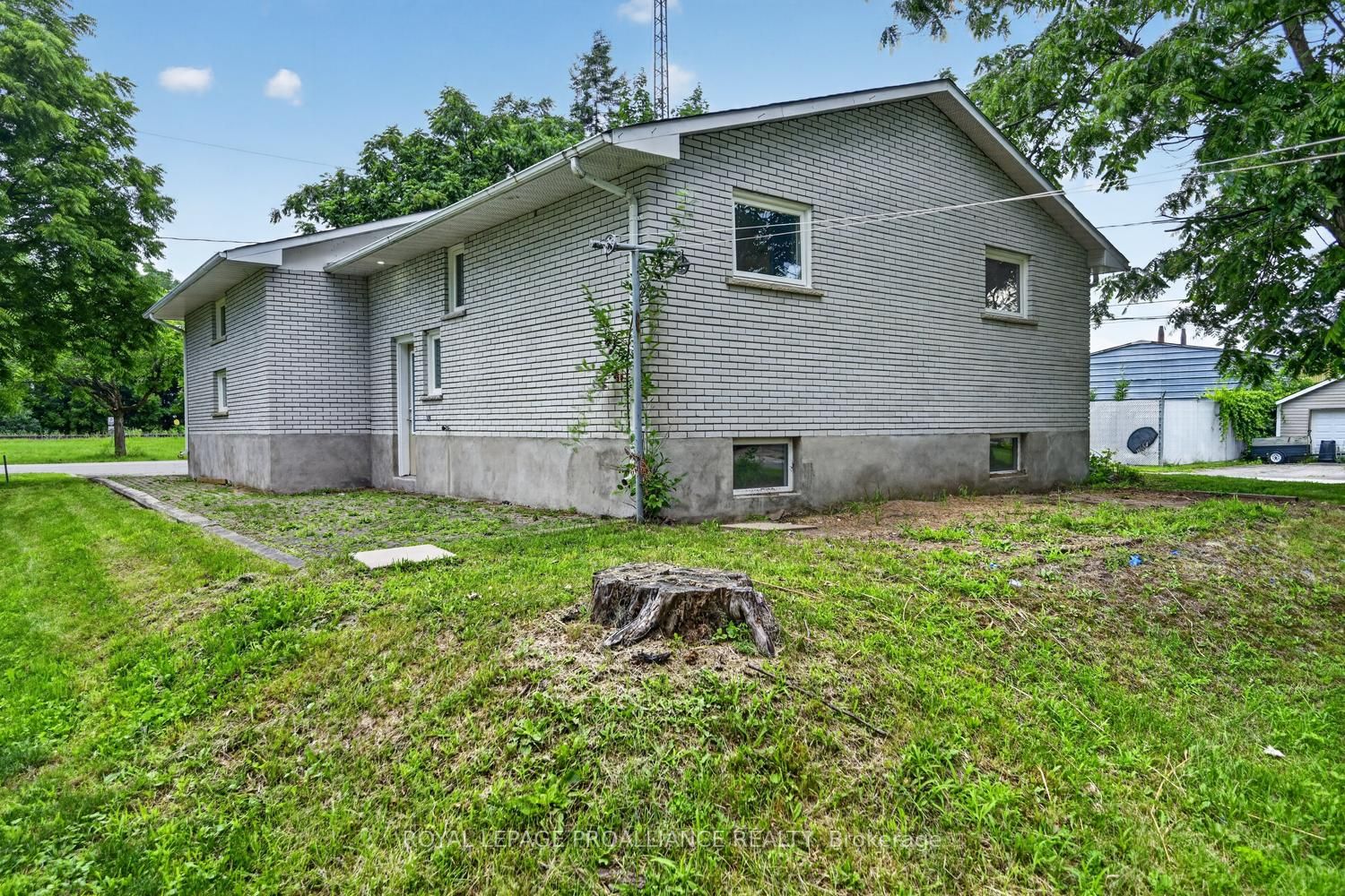 415 Railway Avenue Property Photo 32