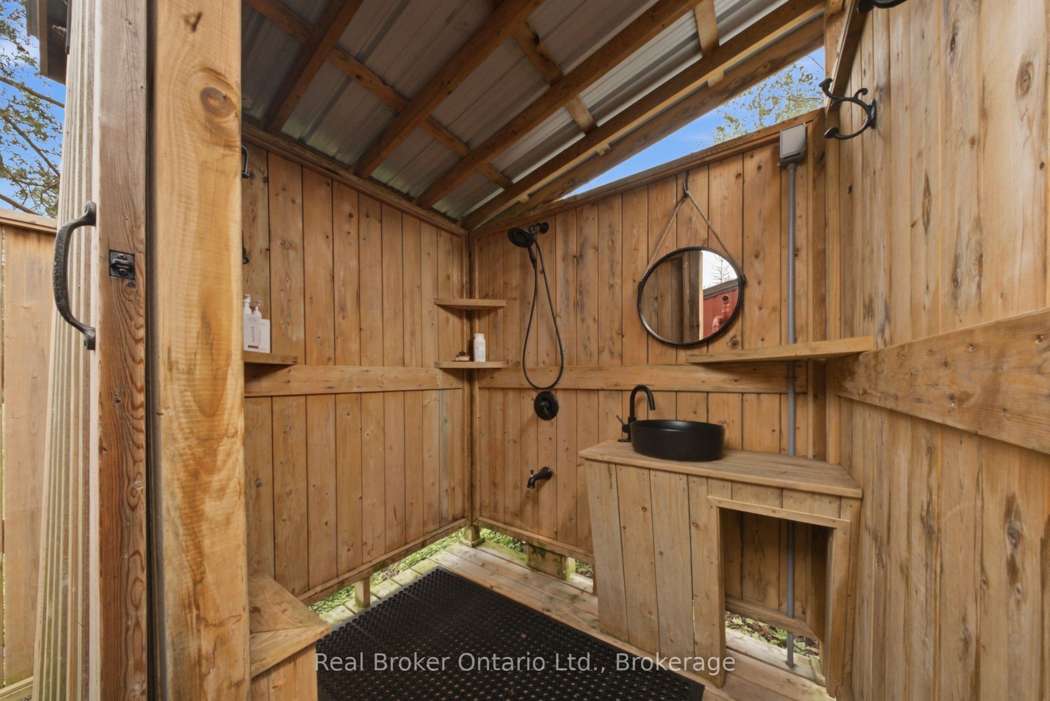 111 Wilson Drive Property Photo 8