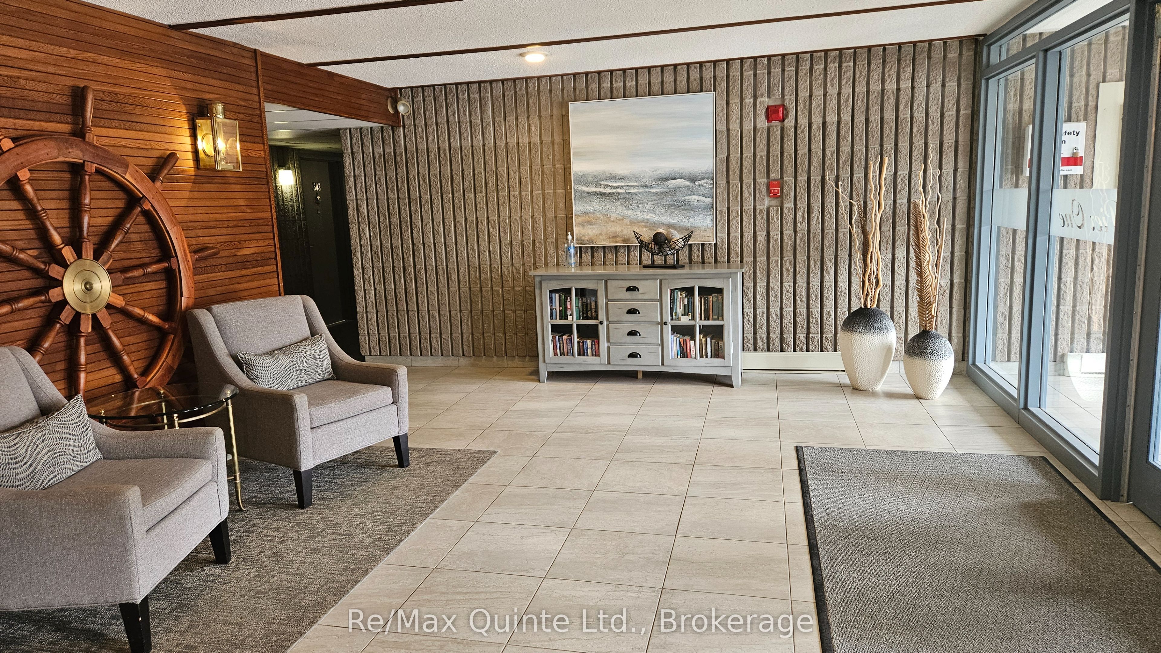 610 William Street S 404 Property Photo 13