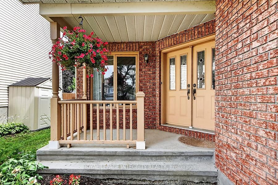 76 Saddlehorn Crescent Property Photo 2