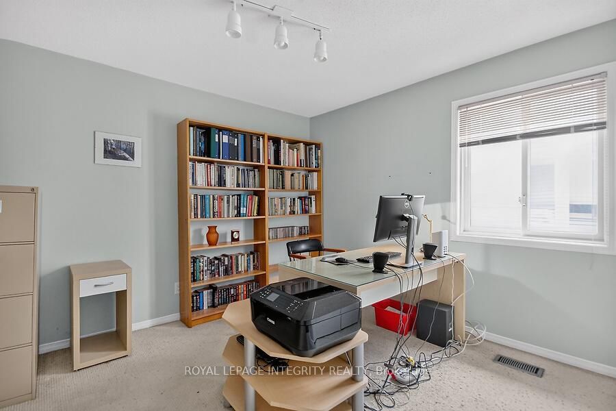 76 Saddlehorn Crescent Property Photo 15