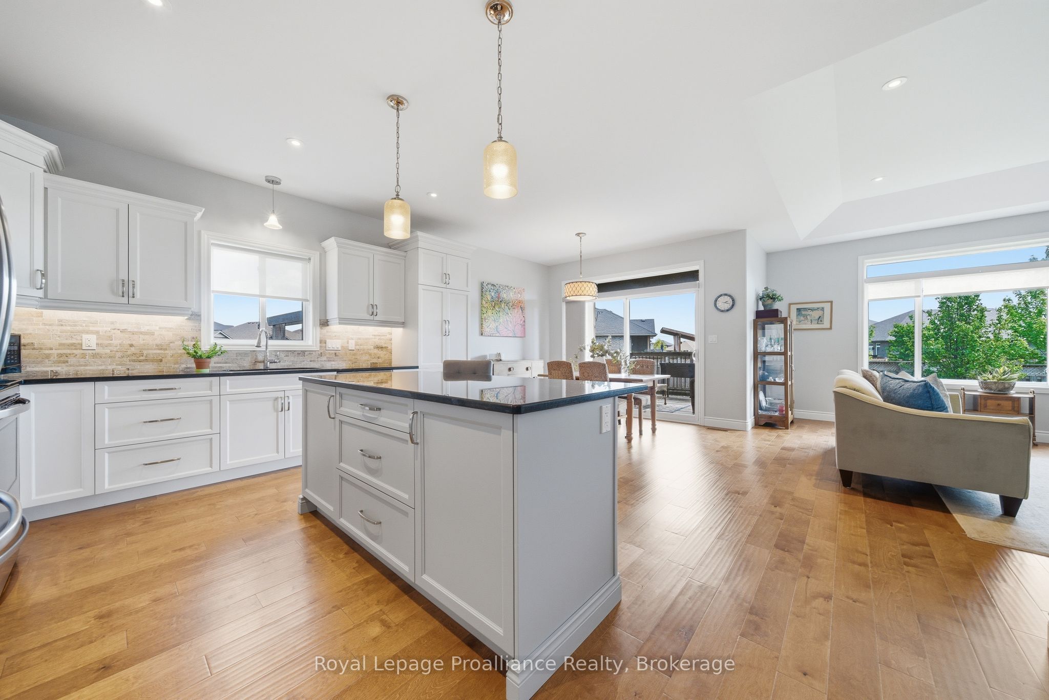 5 Kempton Avenue Property Photo 6