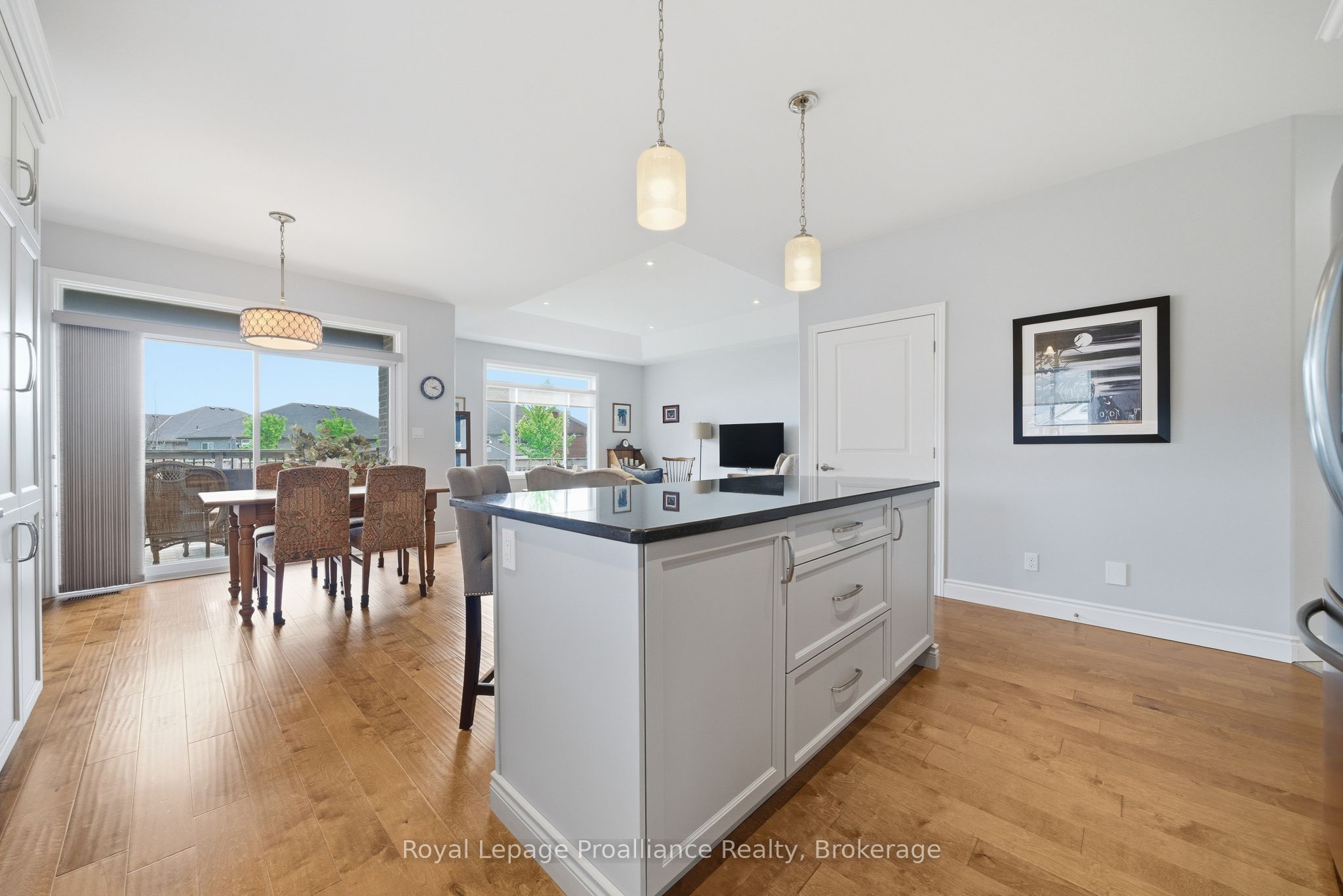 5 Kempton Avenue Property Photo 8
