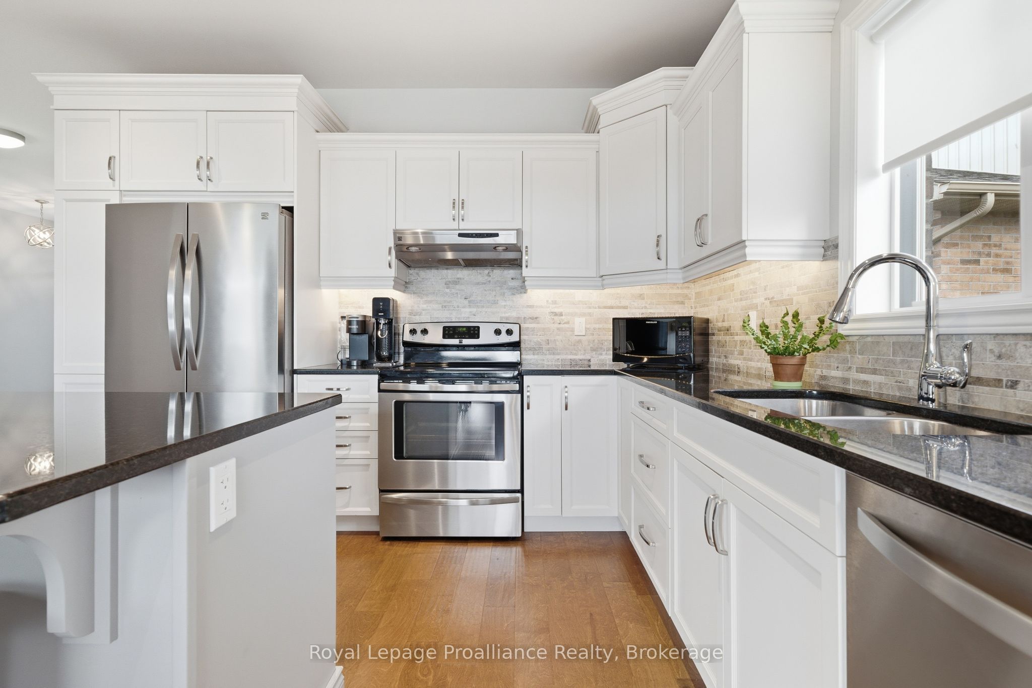 5 Kempton Avenue Property Photo 9