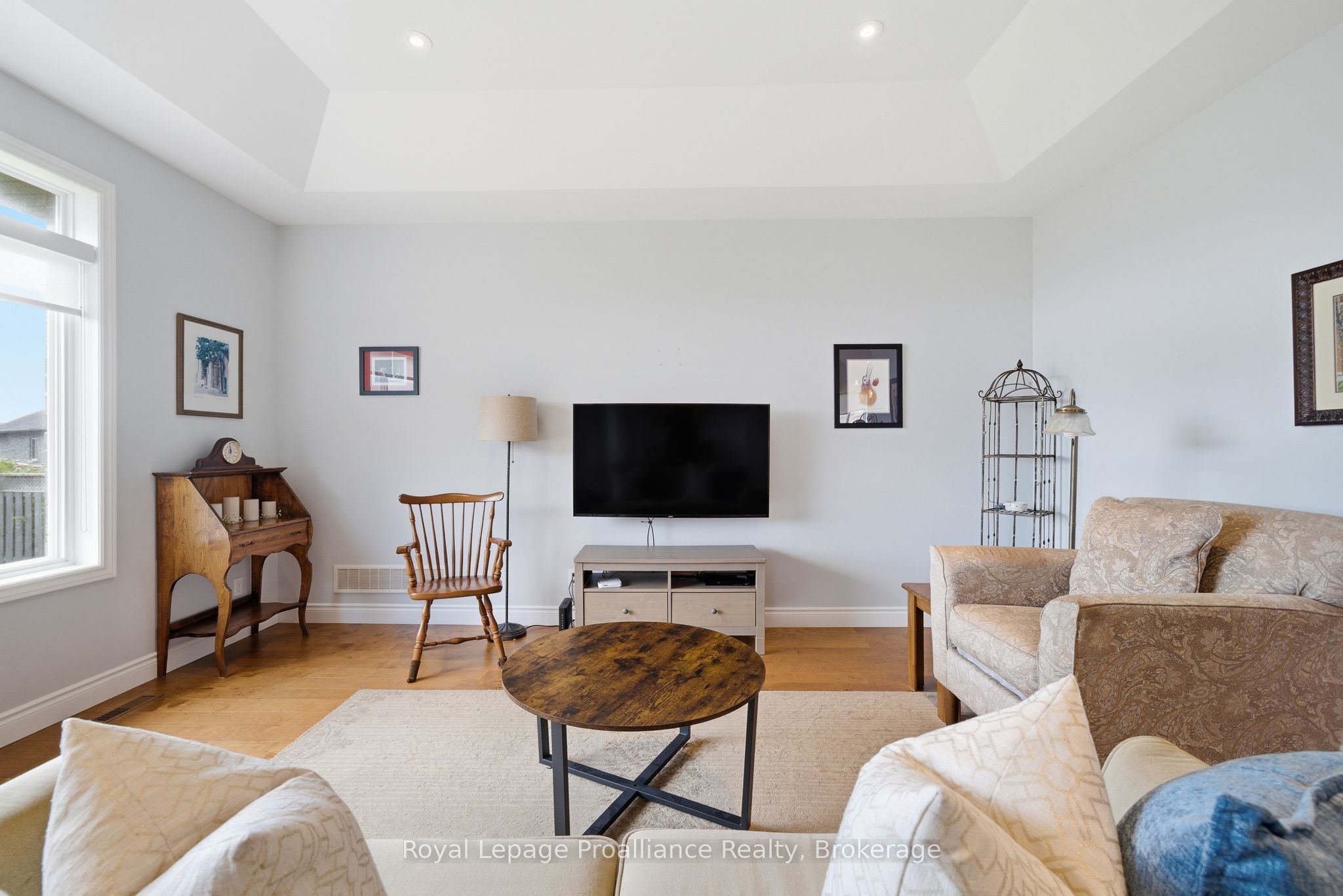 5 Kempton Avenue Property Photo 12