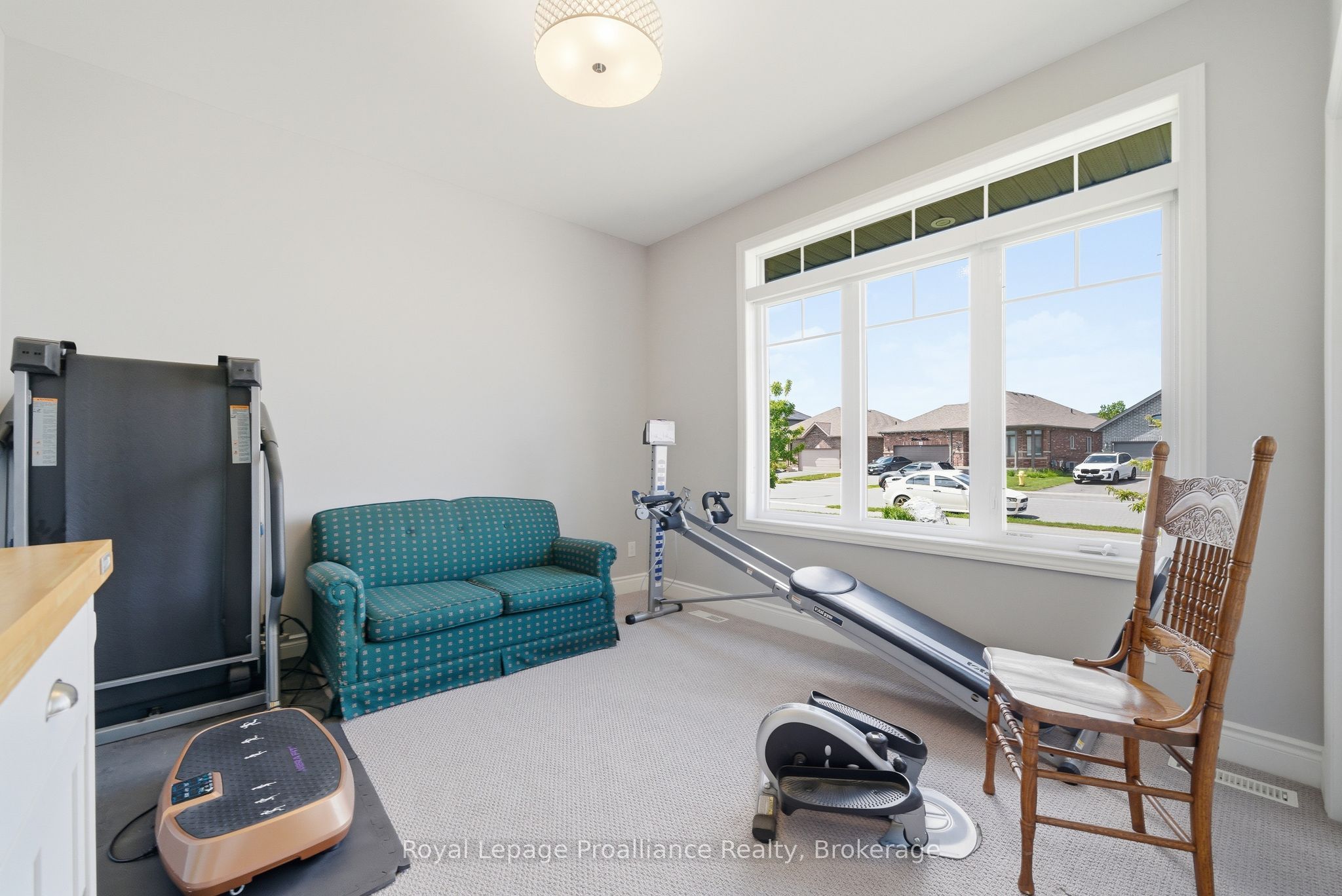 5 Kempton Avenue Property Photo 16
