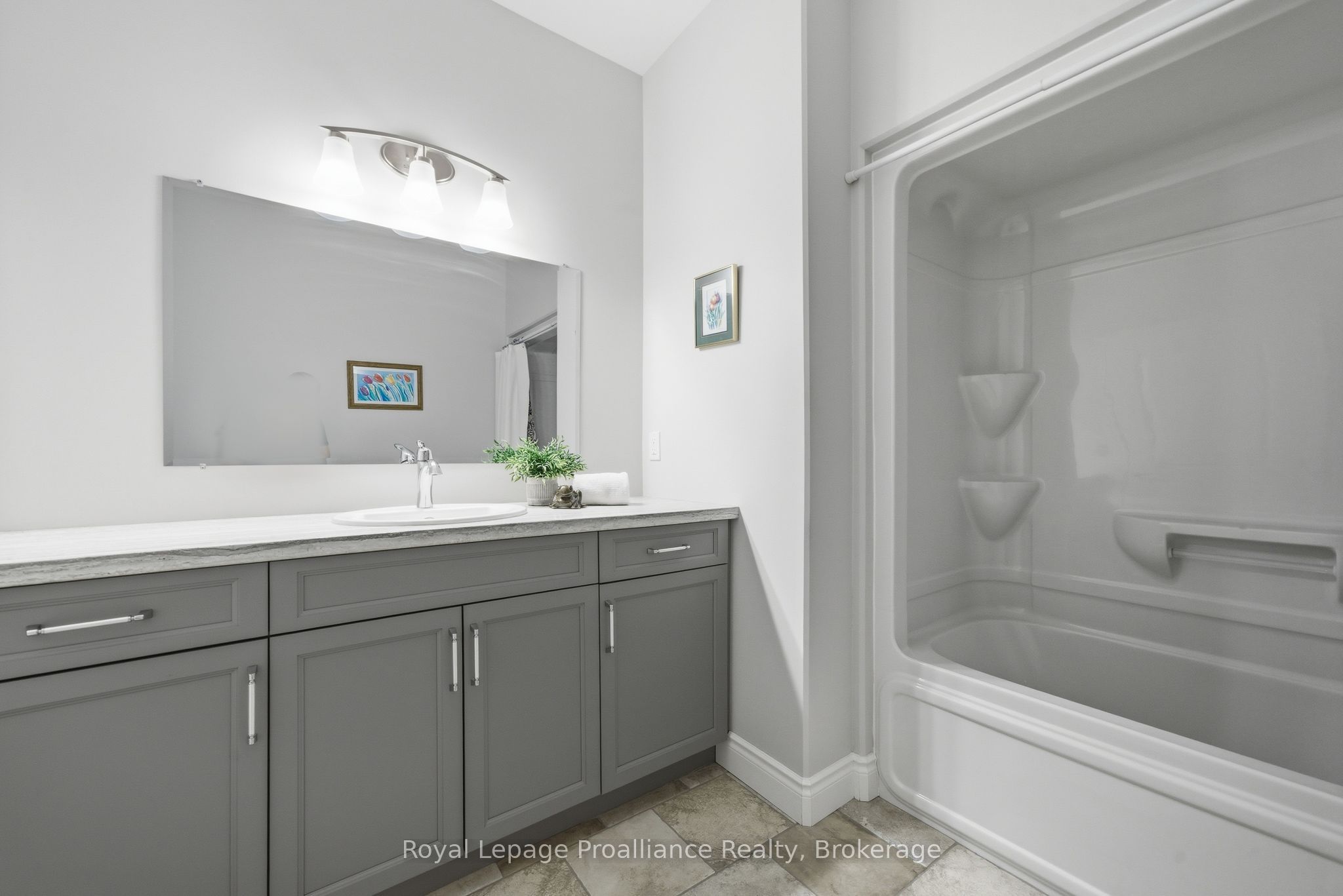 5 Kempton Avenue Property Photo 20