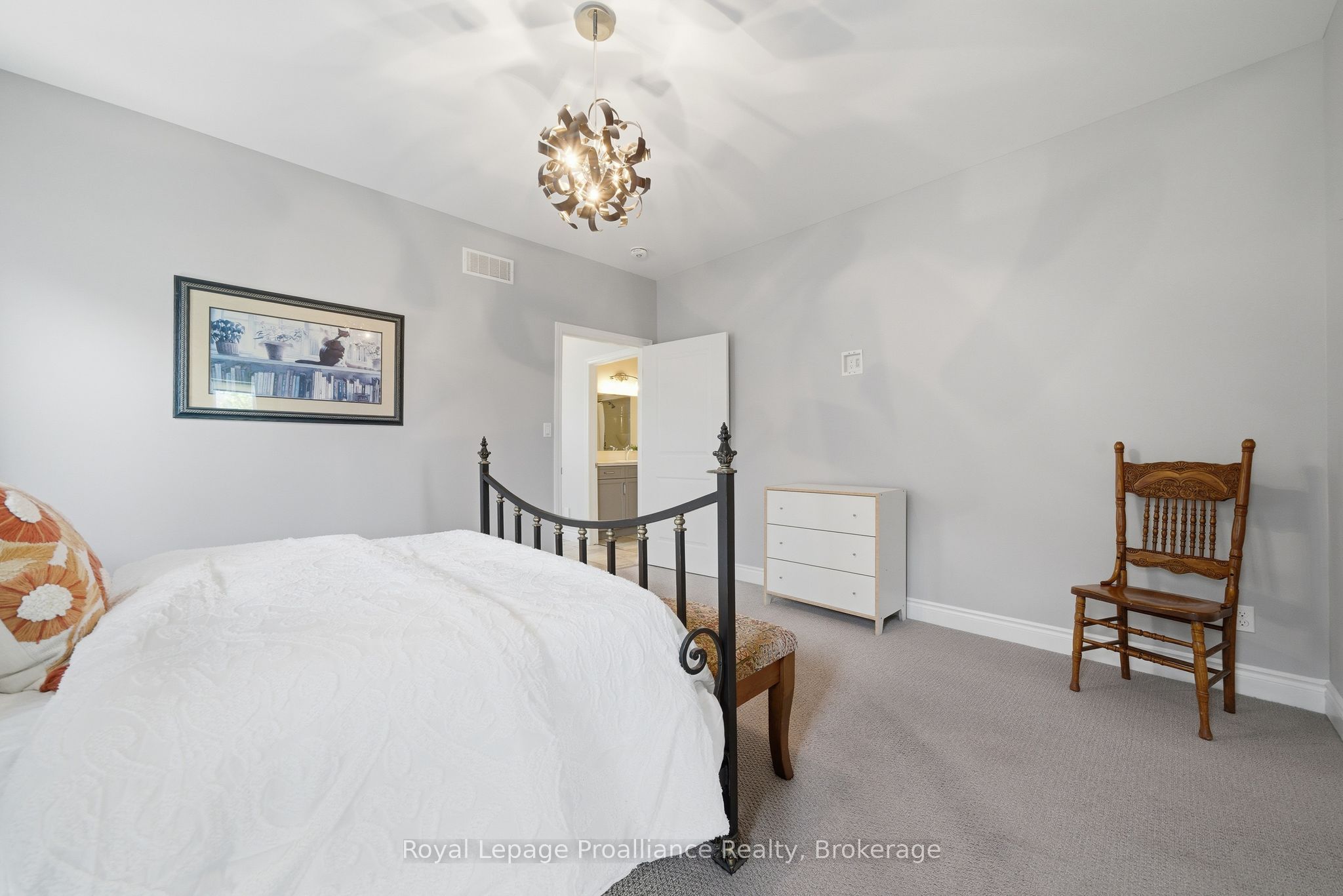 5 Kempton Avenue Property Photo 23
