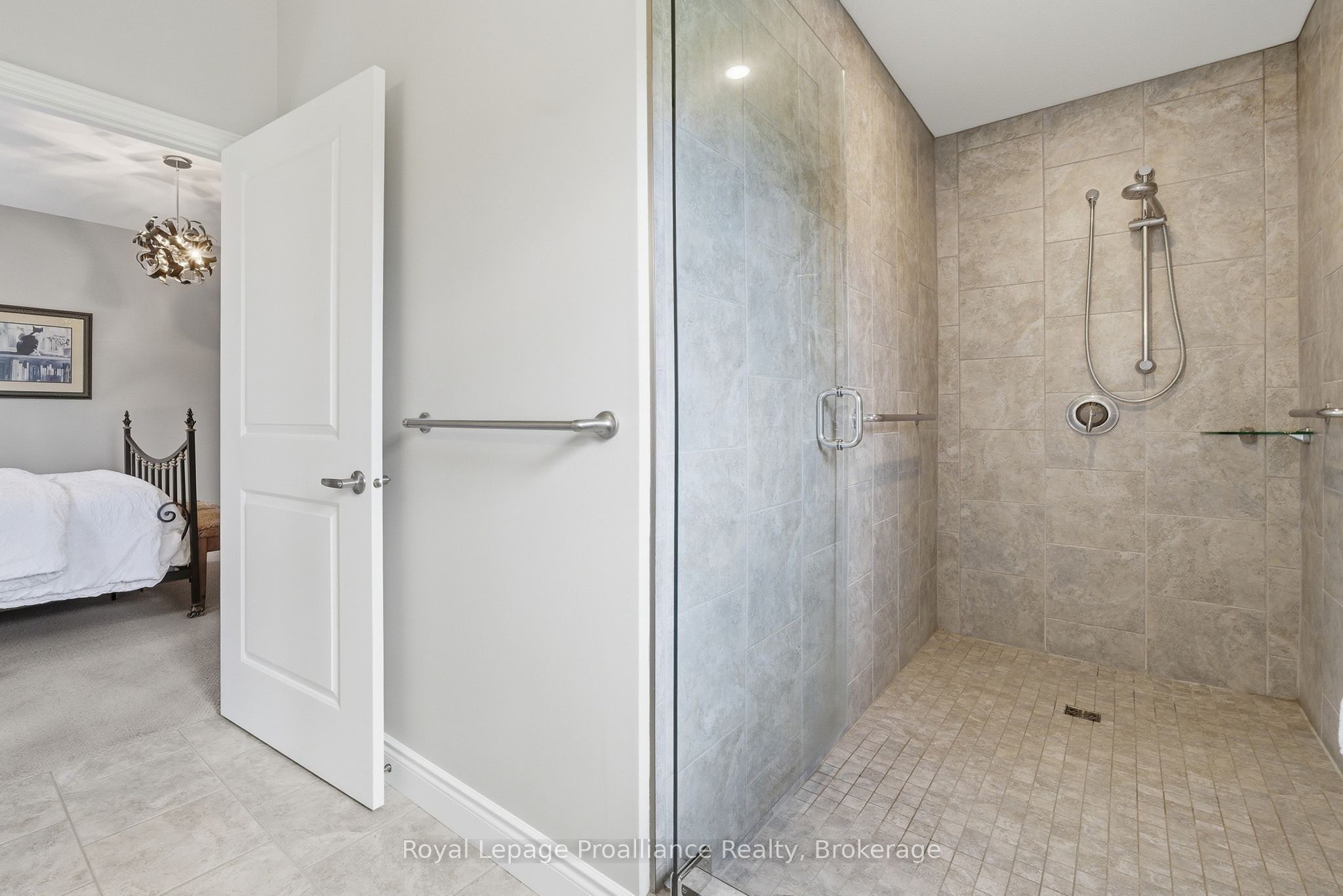 5 Kempton Avenue Property Photo 25