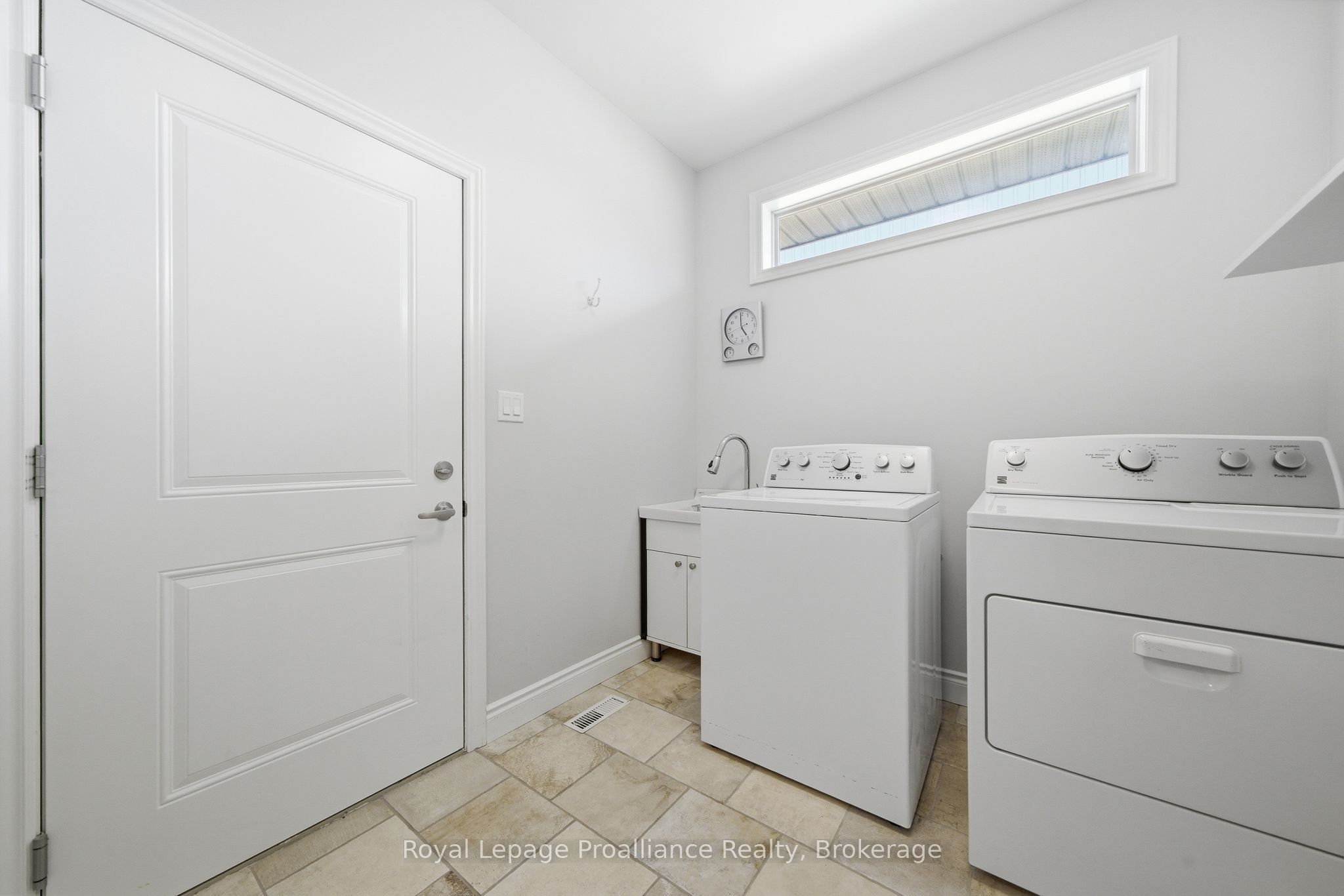 5 Kempton Avenue Property Photo 26