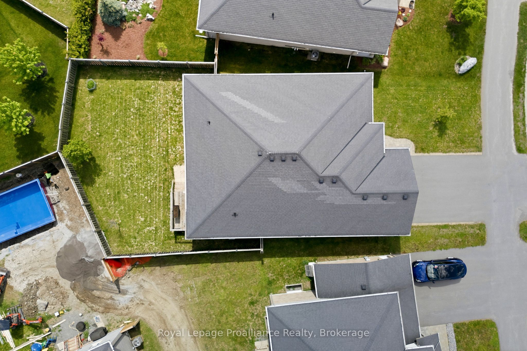 5 Kempton Avenue Property Photo 35