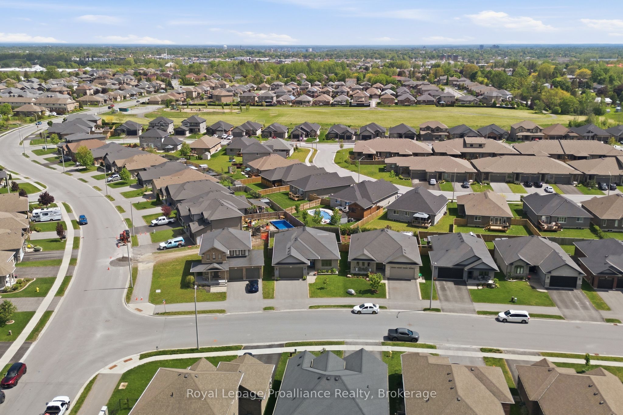 5 Kempton Avenue Property Photo 38