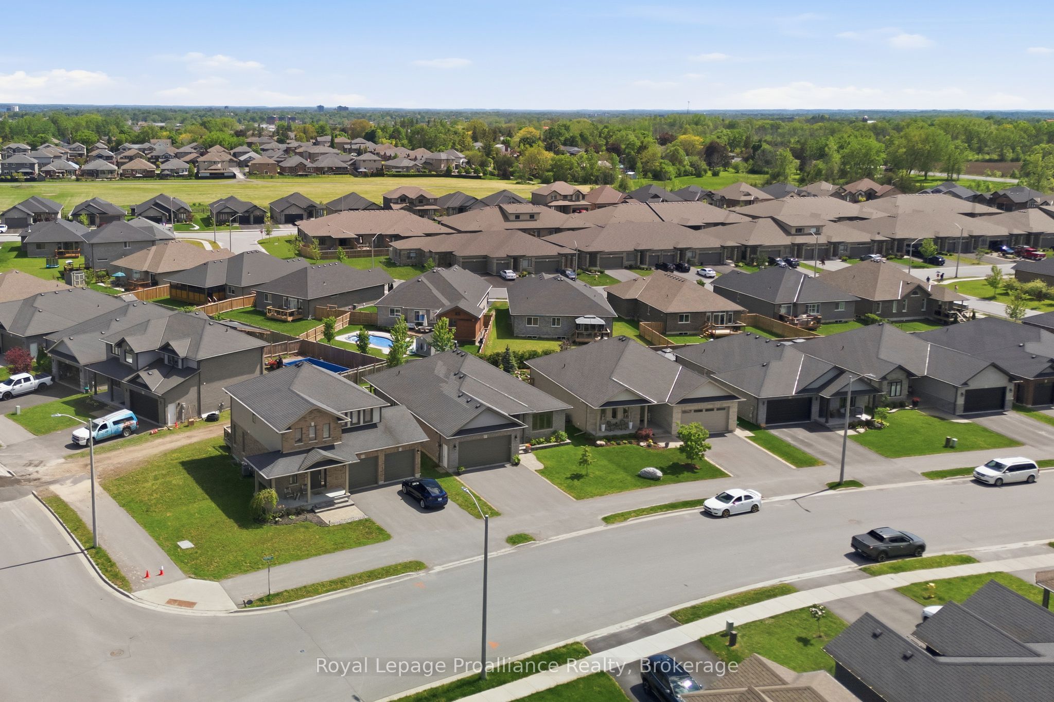 5 Kempton Avenue Property Photo 40