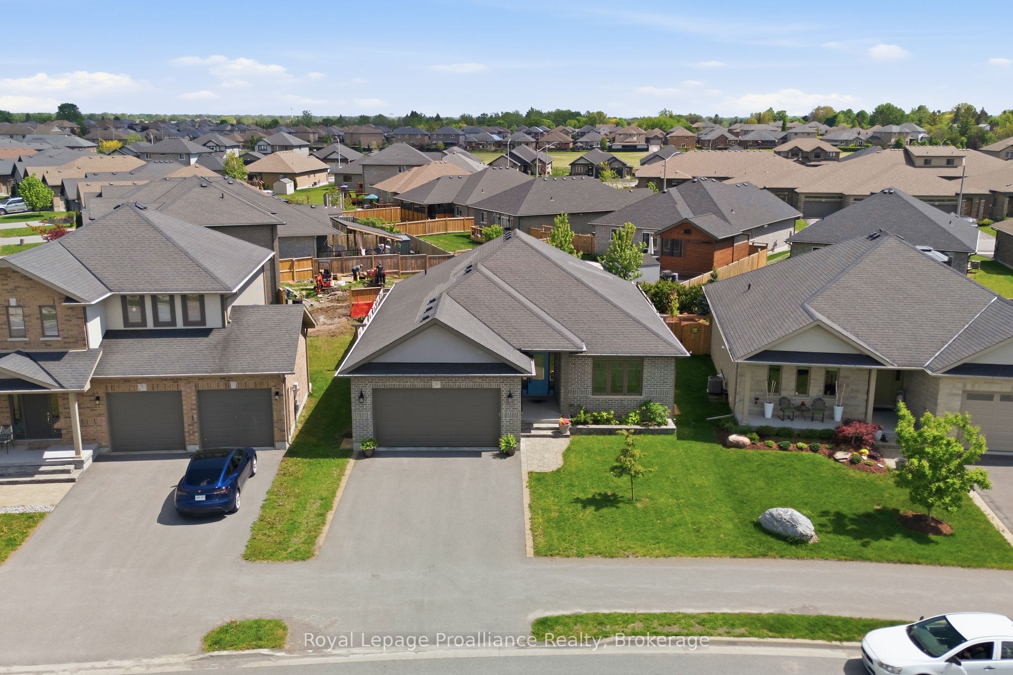 5 Kempton Avenue Property Photo 42