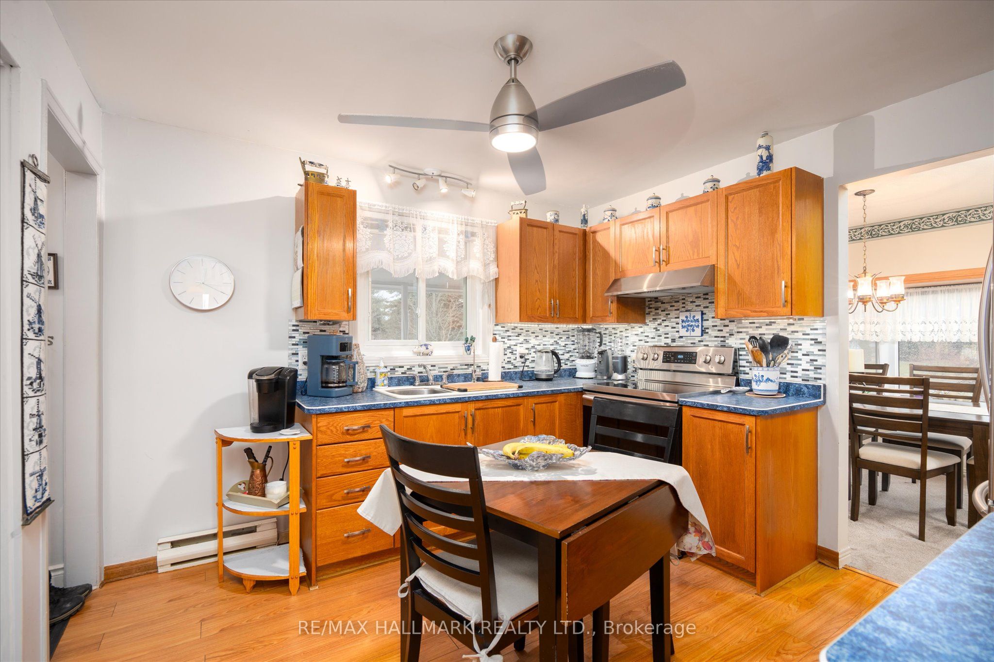 6 Seymour Street S Property Photo 7