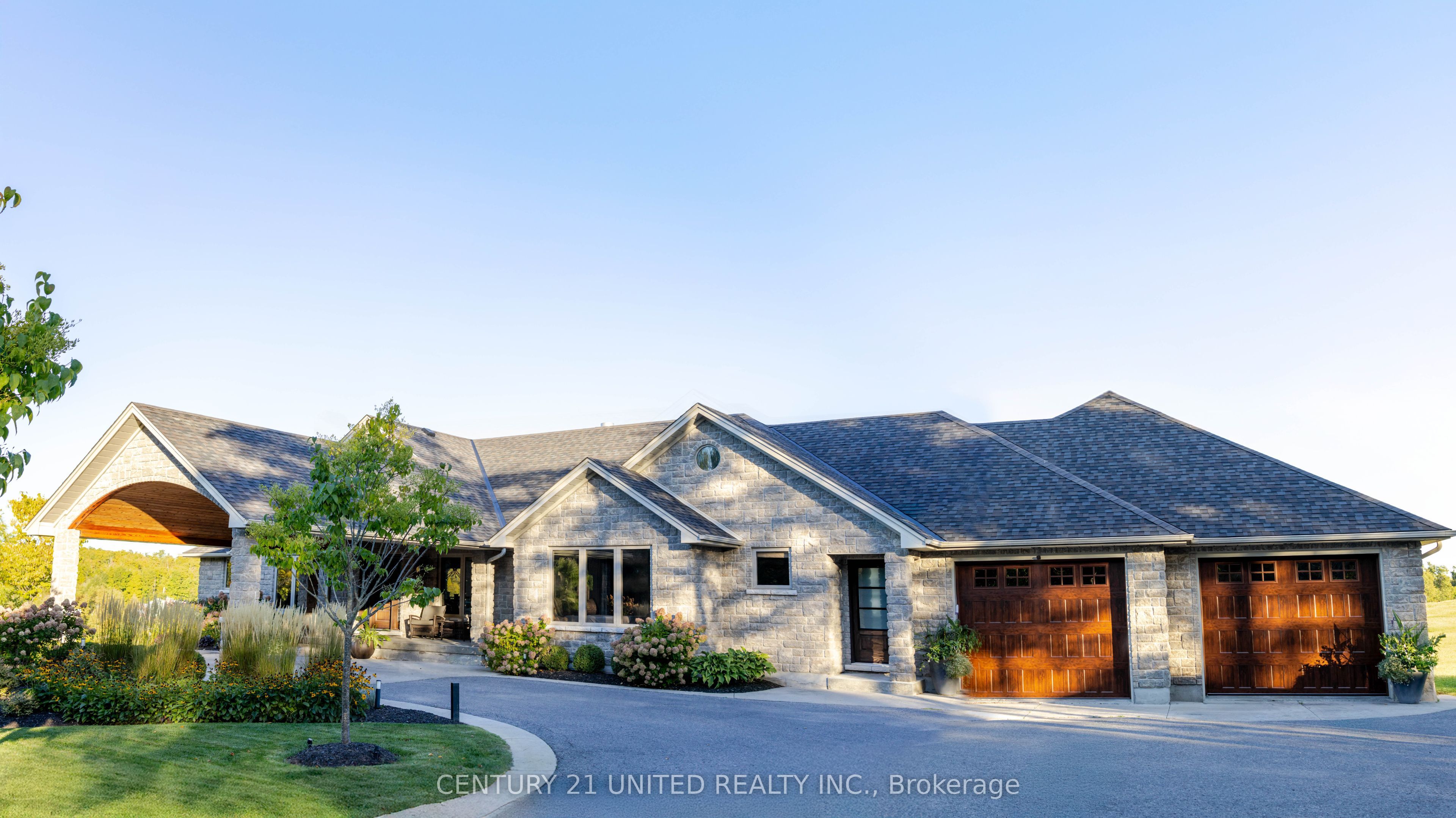 7 Maplehill Drive Property Photo 3