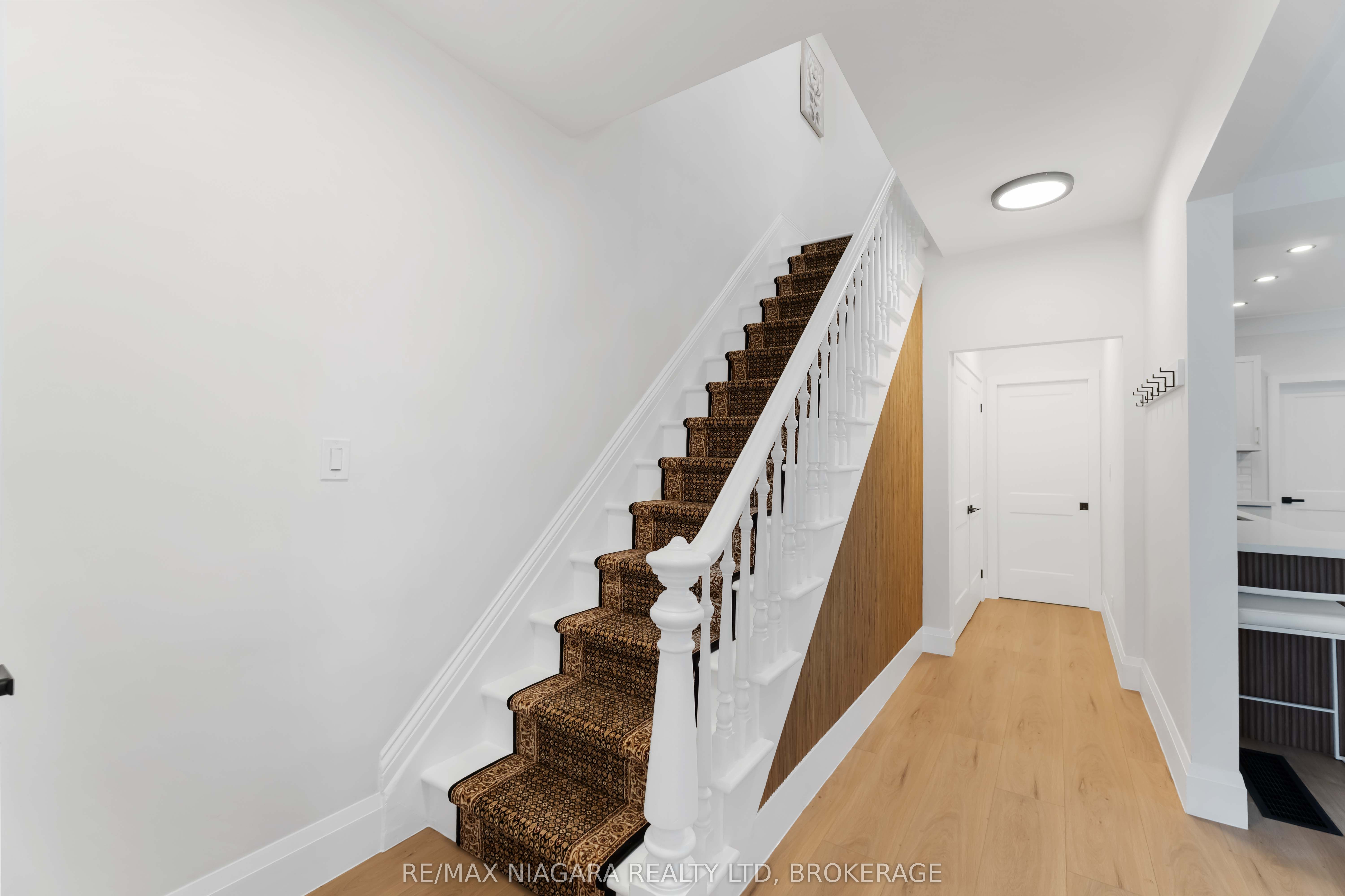 4367 Ontario Street Property Photo 8