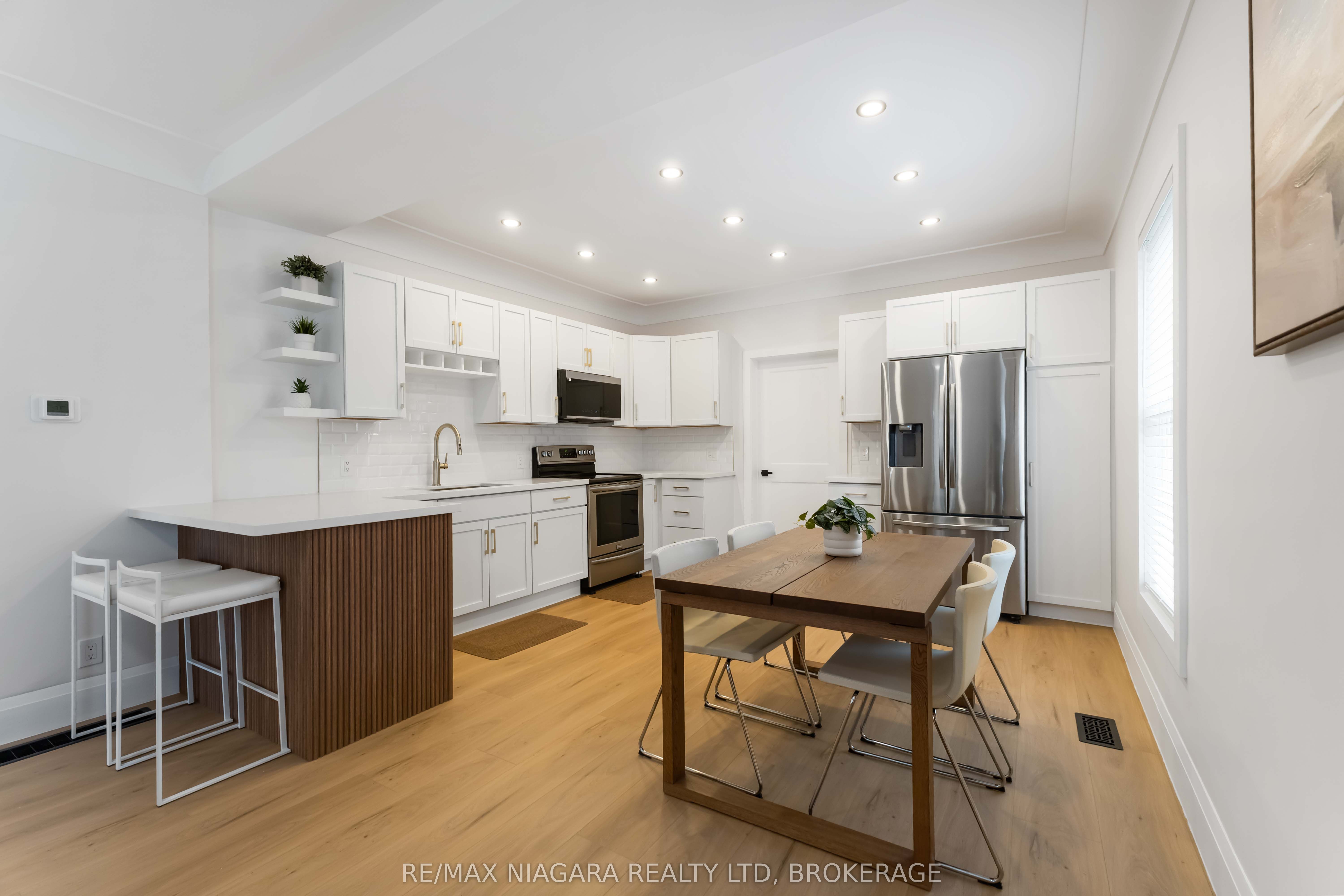 4367 Ontario Street Property Photo 9