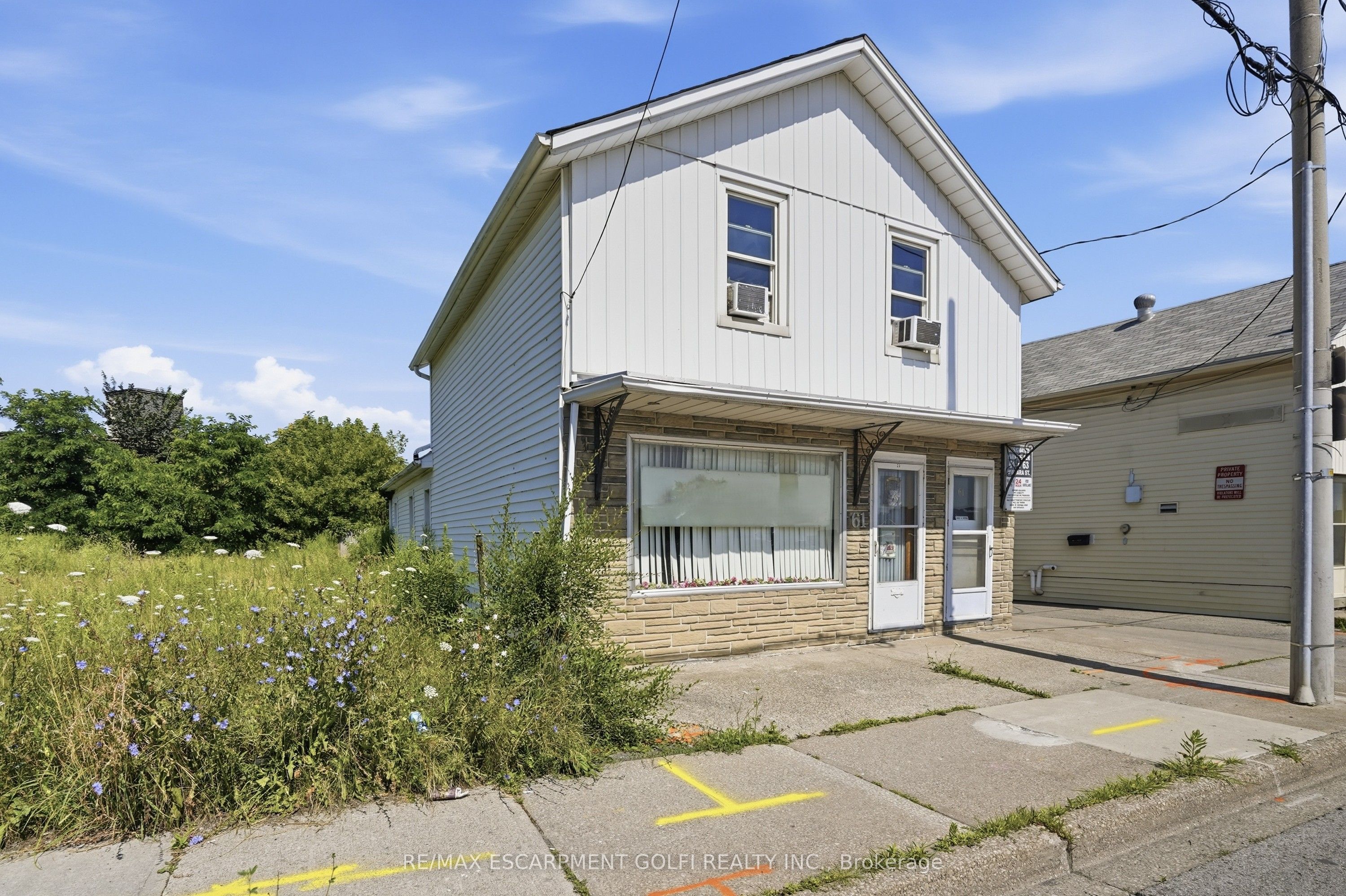 61 Niagara Street Property Photo 3