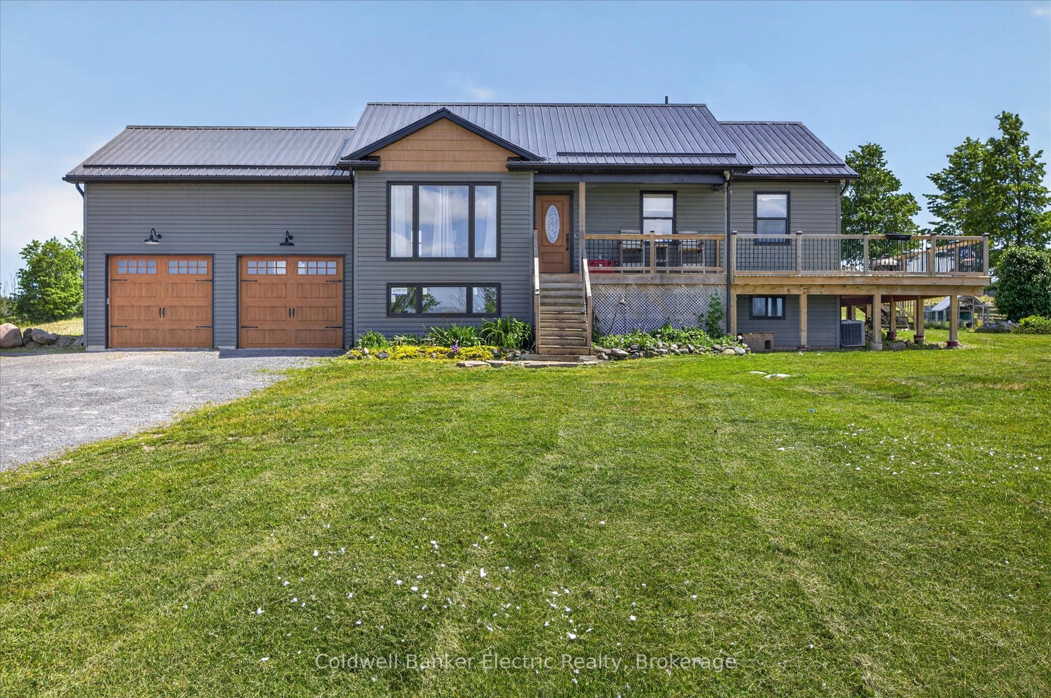 487 11th Concession W Property Photo 1