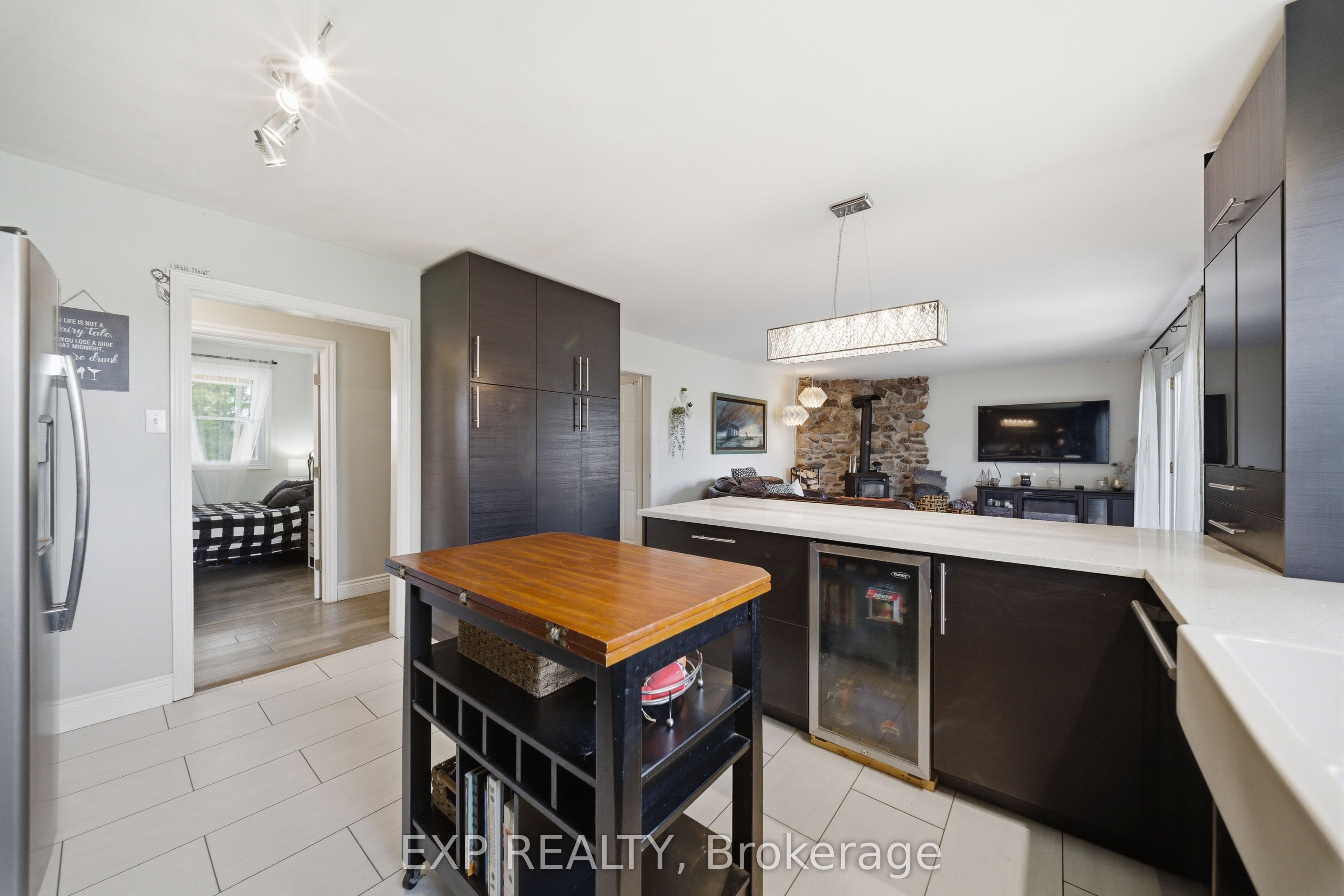 6892 Boundary Road Property Photo 11