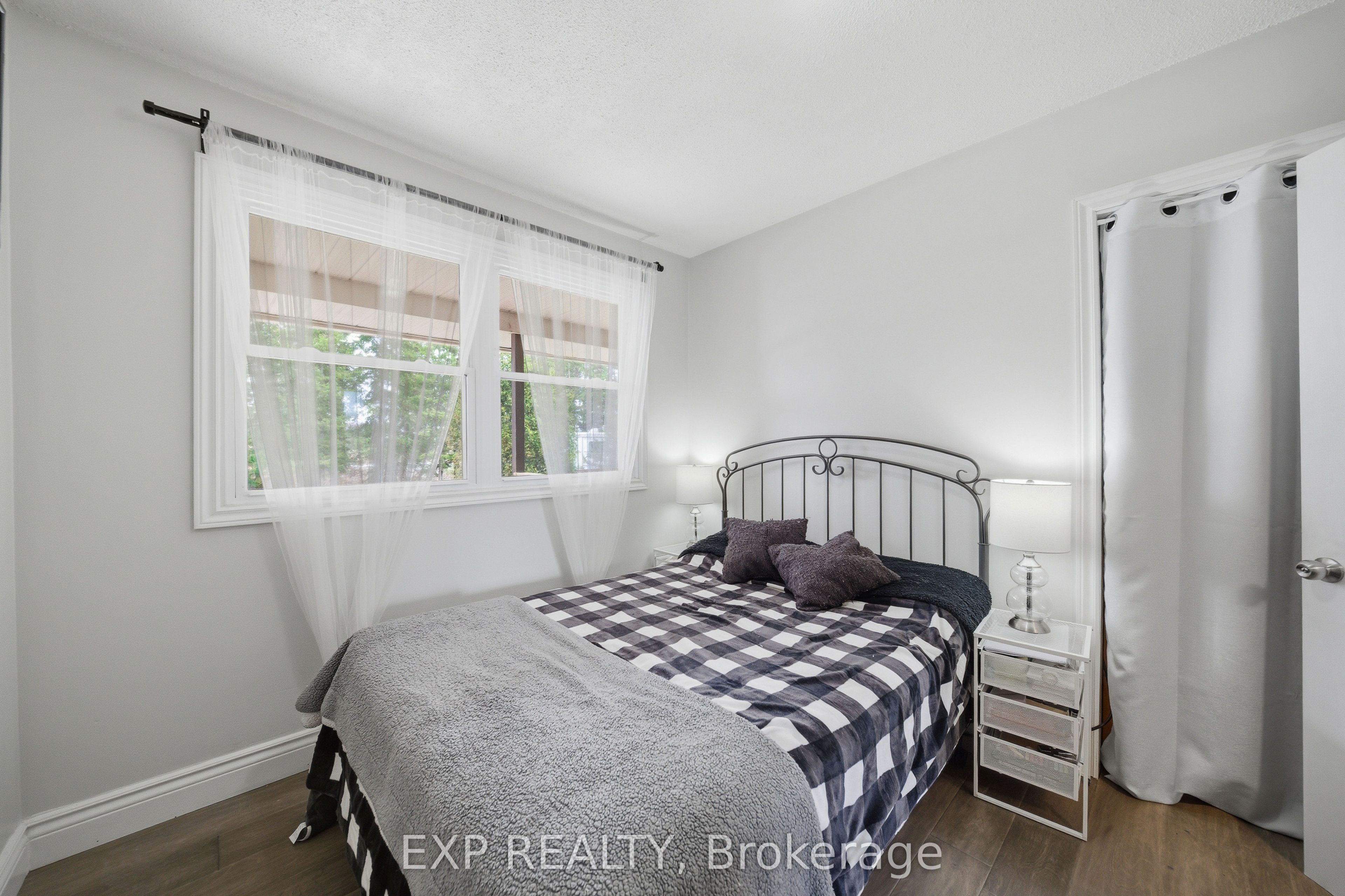 6892 Boundary Road Property Photo 14