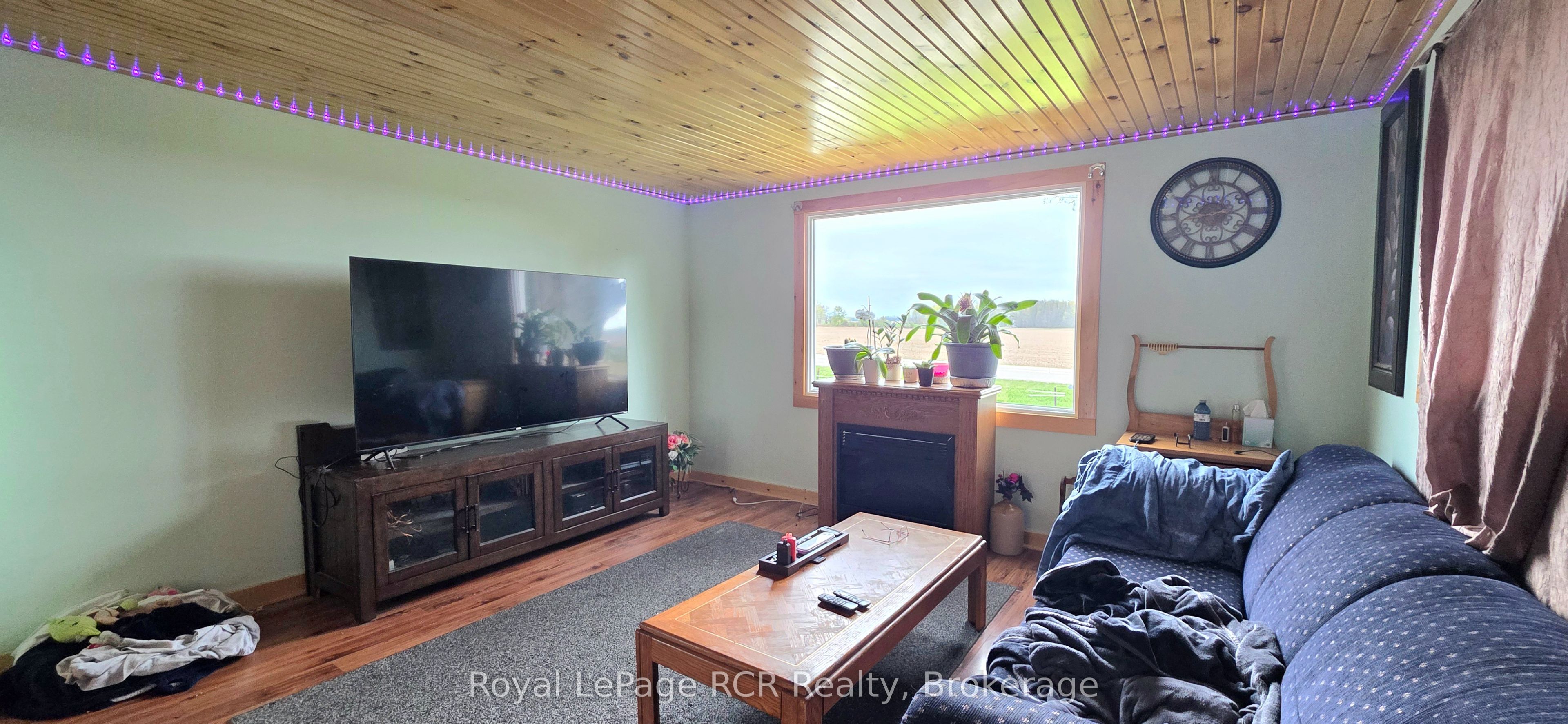 10 Quebec Road Property Photo 4