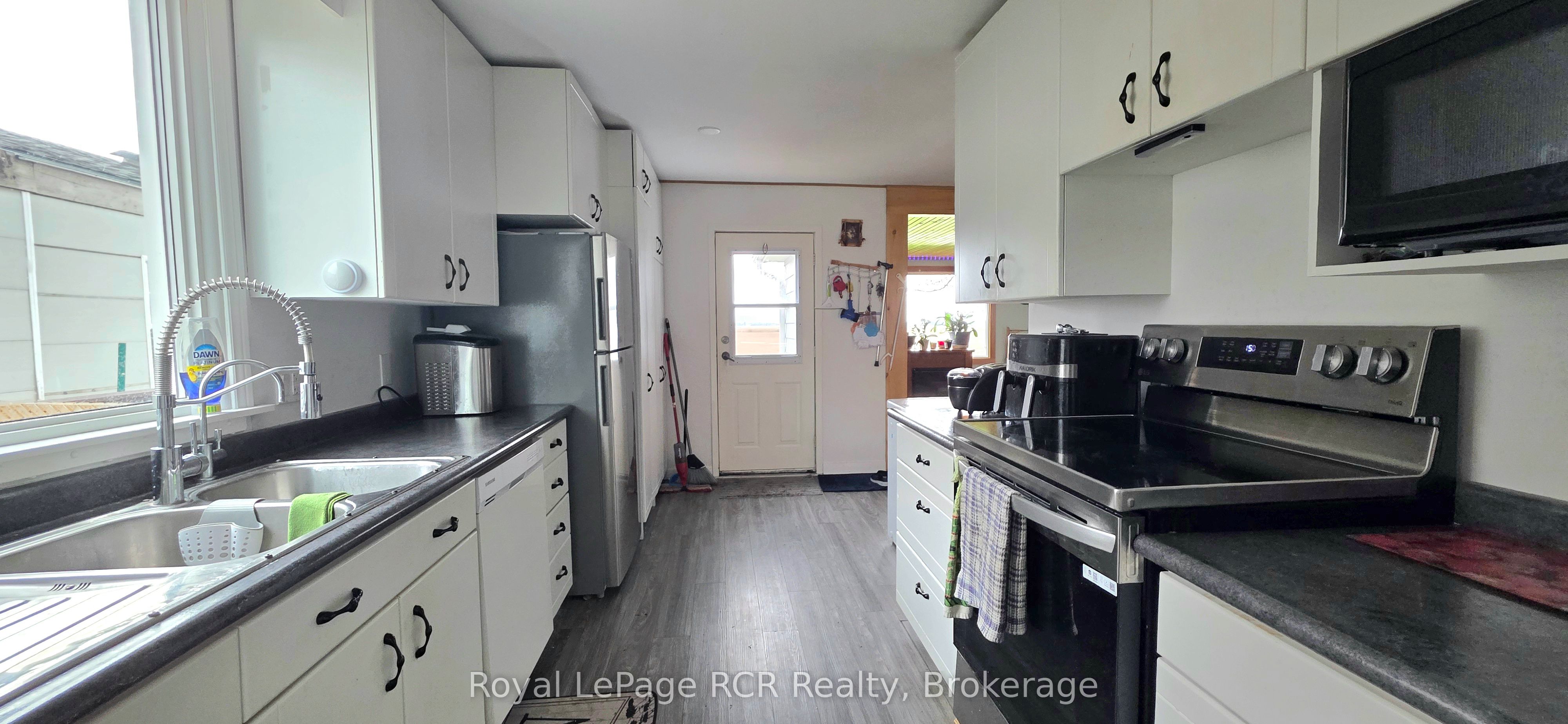 10 Quebec Road Property Photo 5