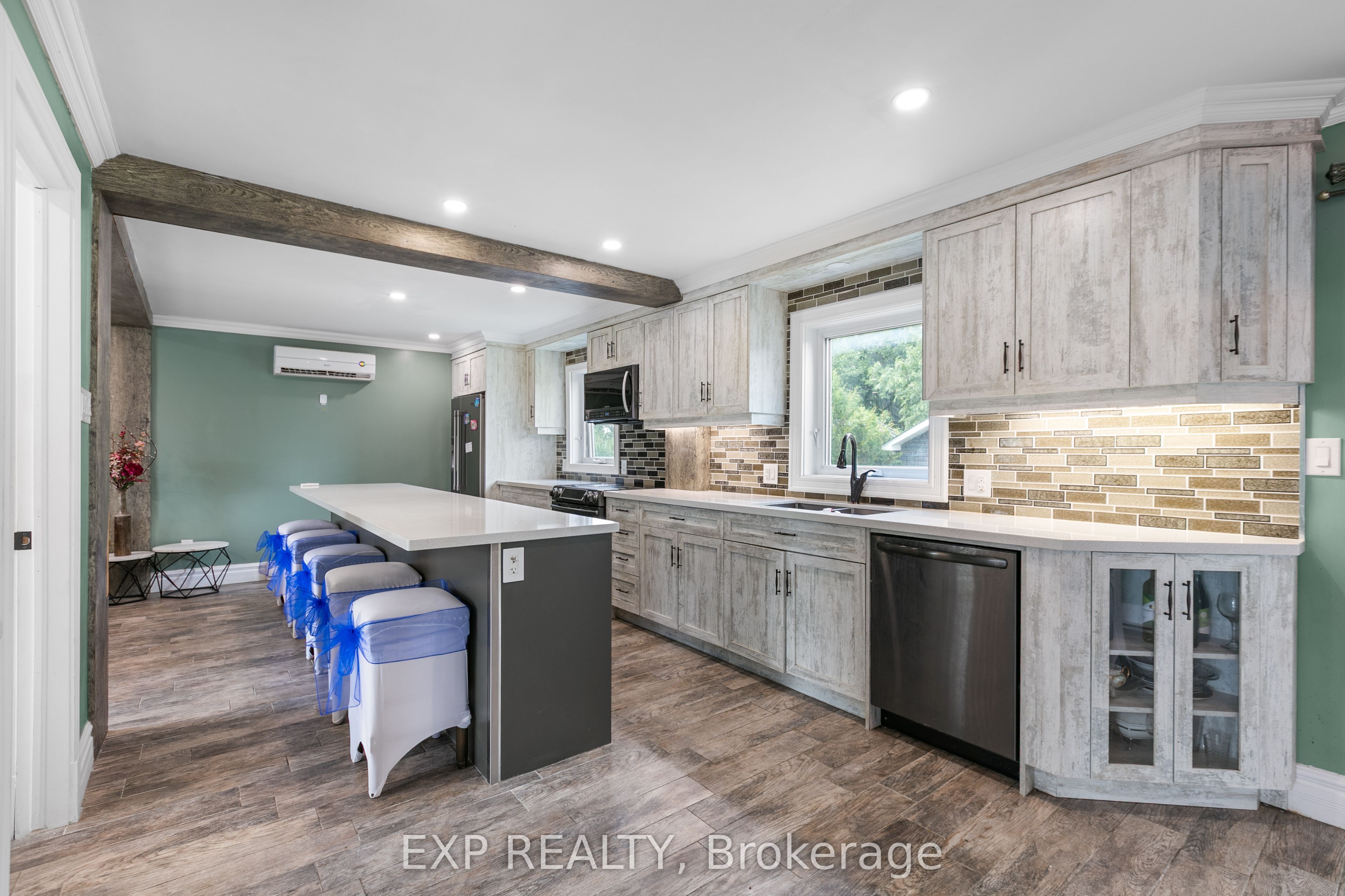891 Lacroix Road Property Photo 6