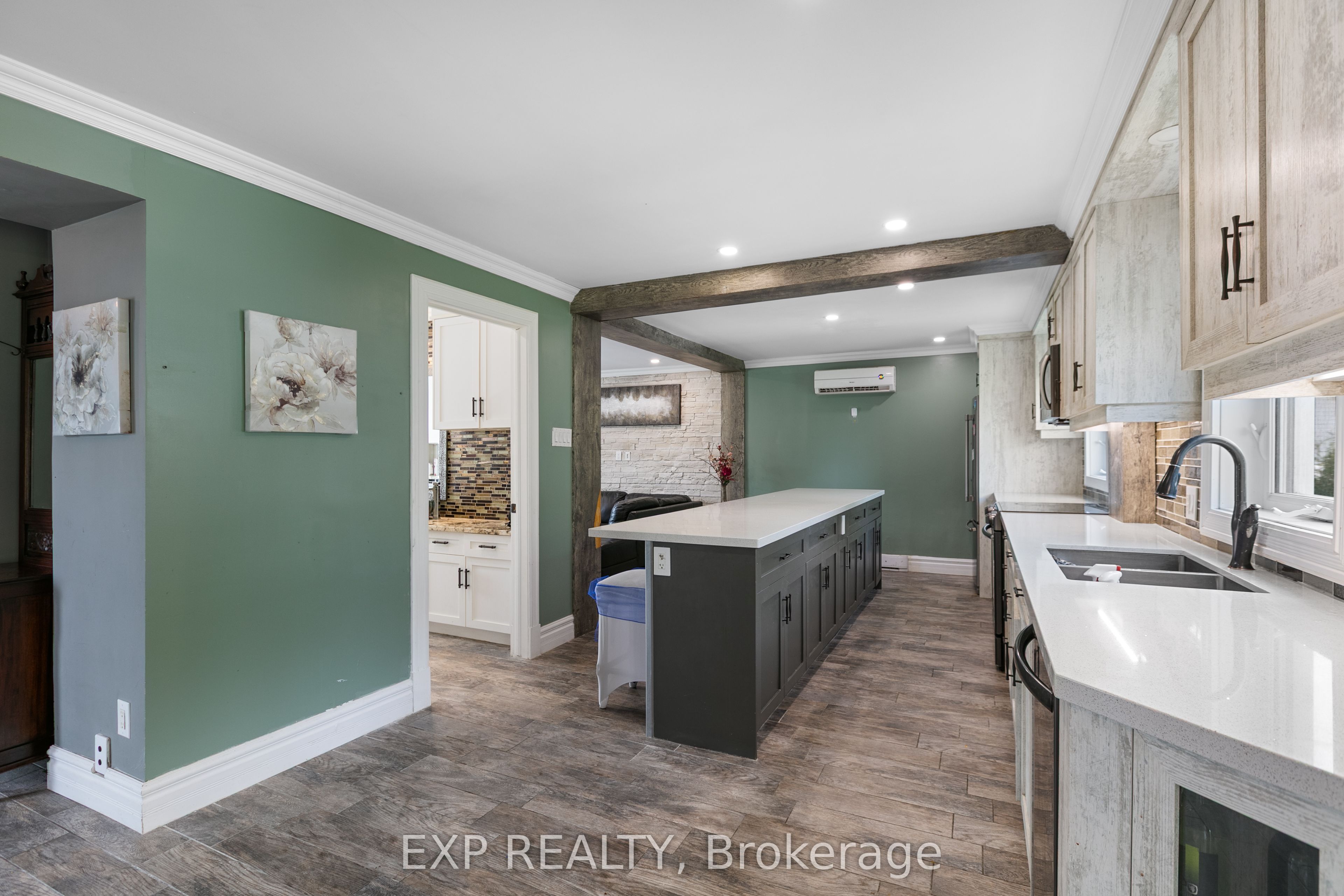 891 Lacroix Road Property Photo 7