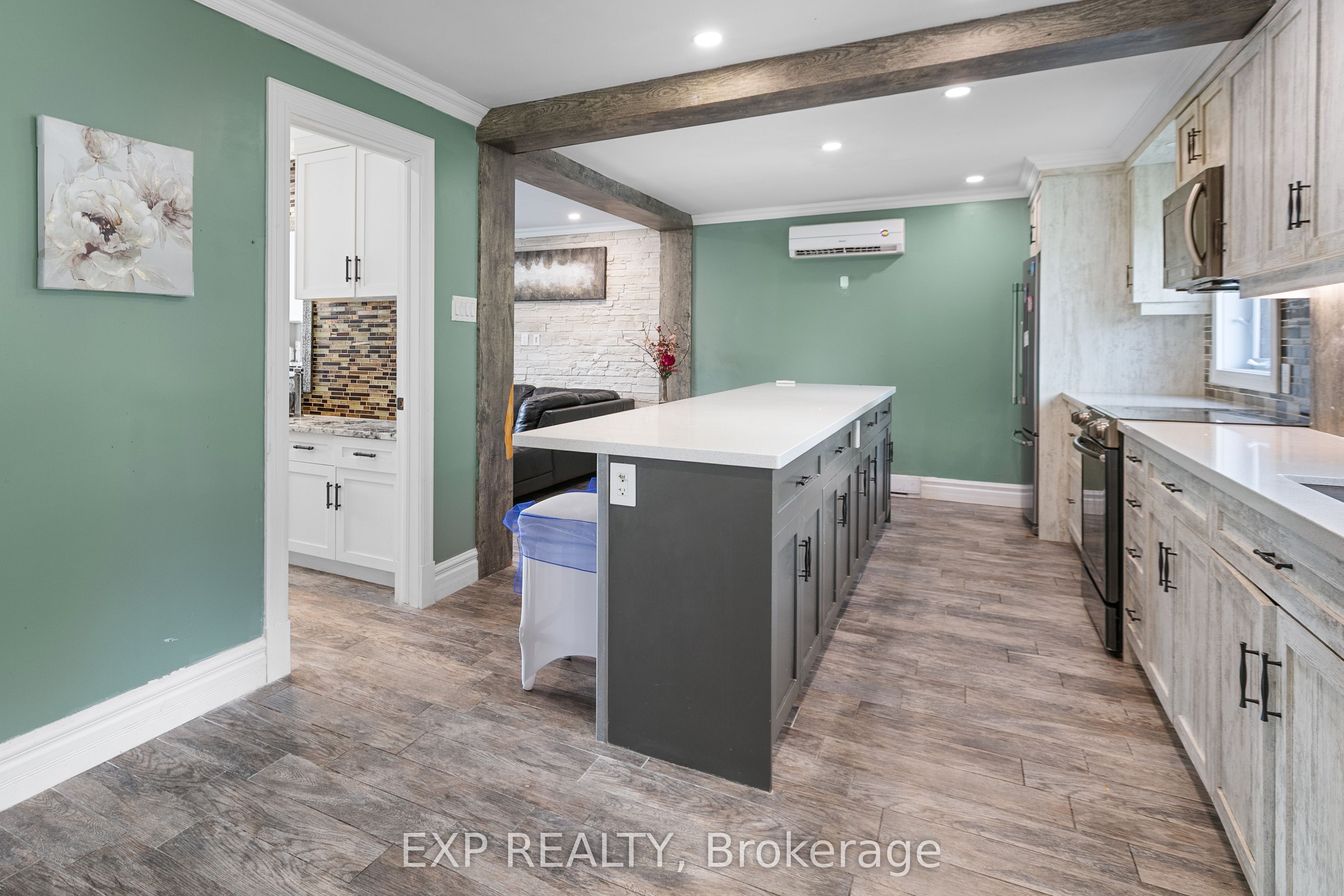 891 Lacroix Road Property Photo 8