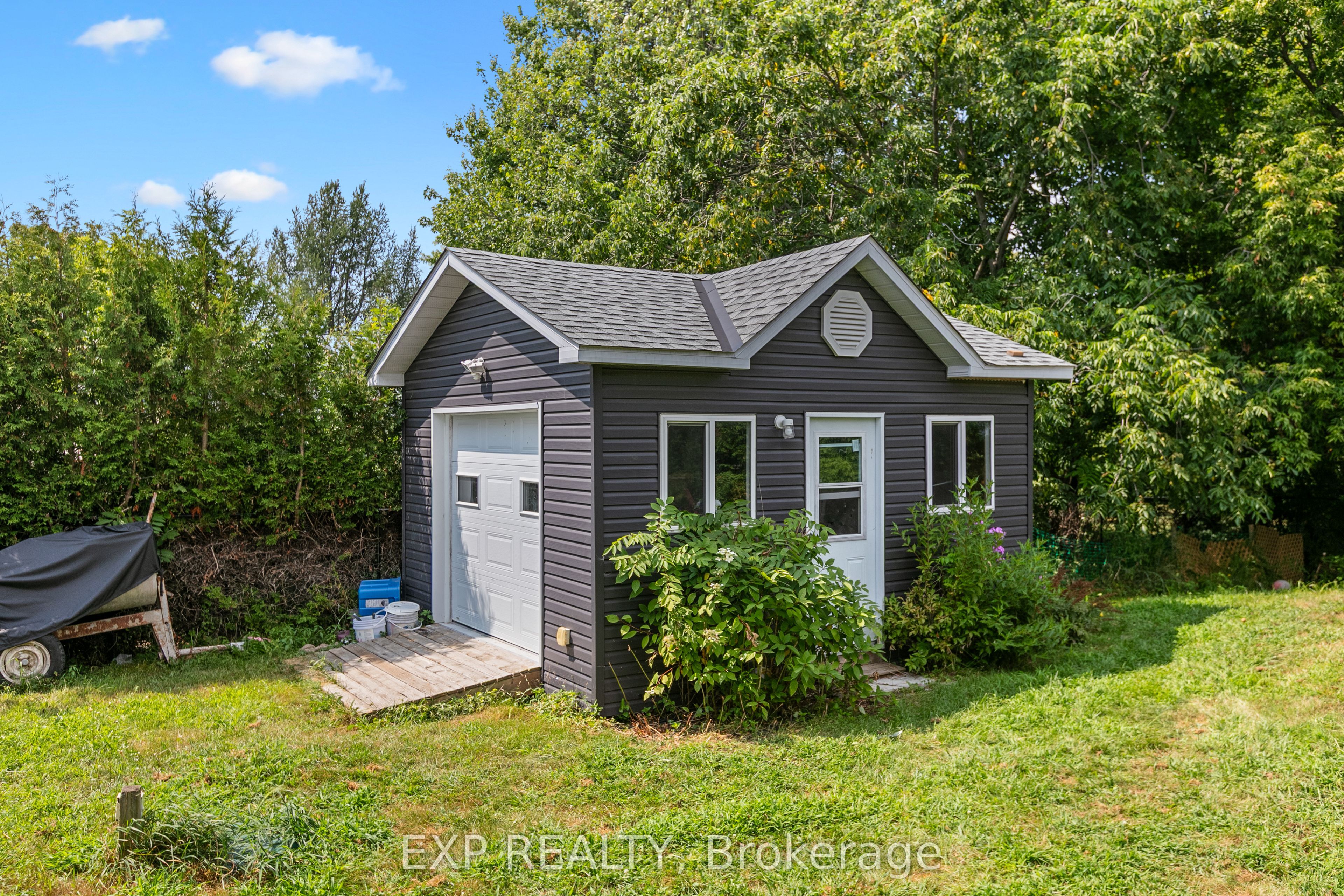 891 Lacroix Road Property Photo 32