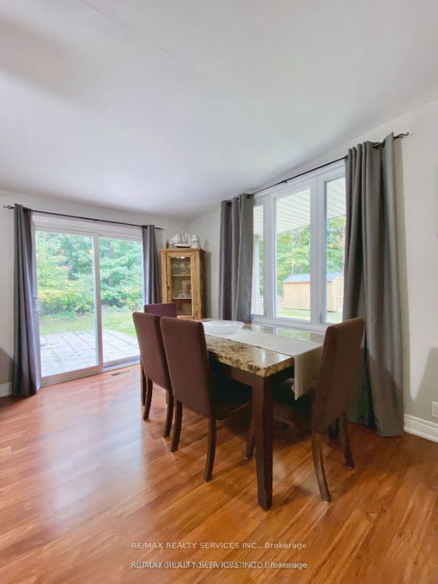 4870 Mapleview Crescent Property Photo 4