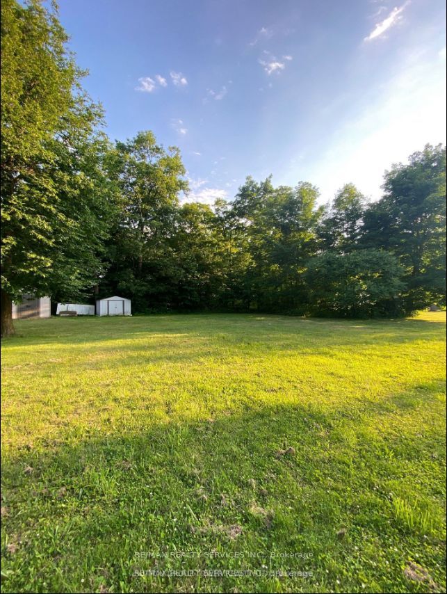 4870 Mapleview Crescent Property Photo 13
