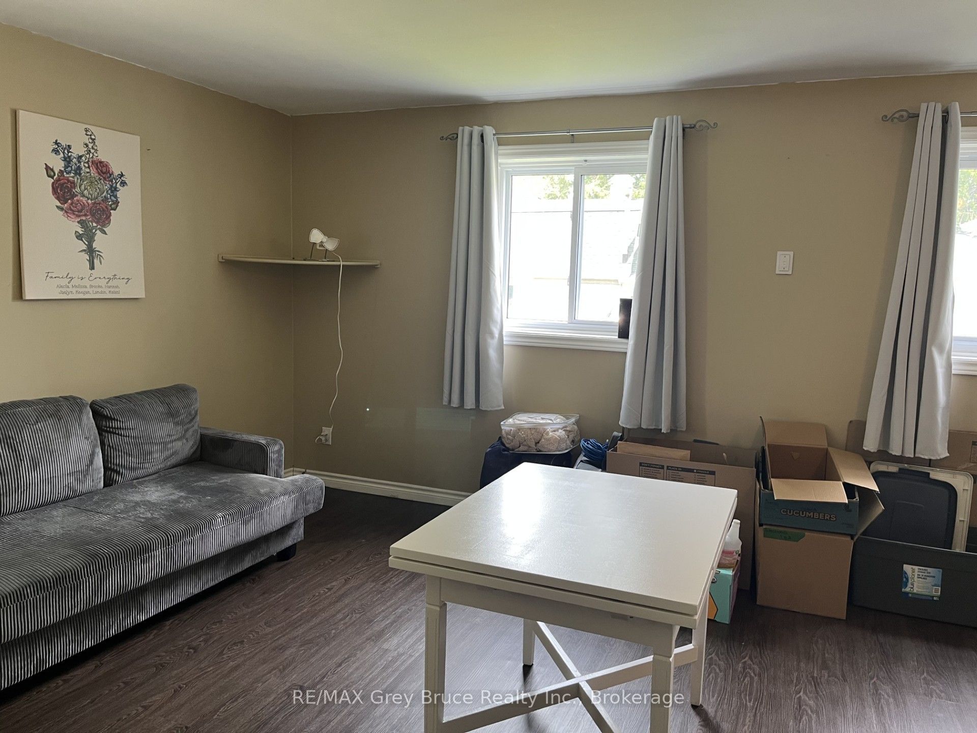496 Elizabeth Street 2 Property Photo 6