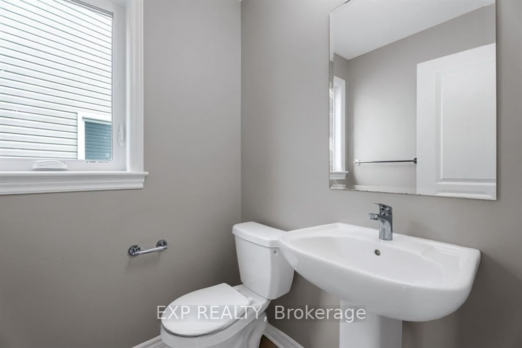 848 Snowdrop Crescent Property Photo 4