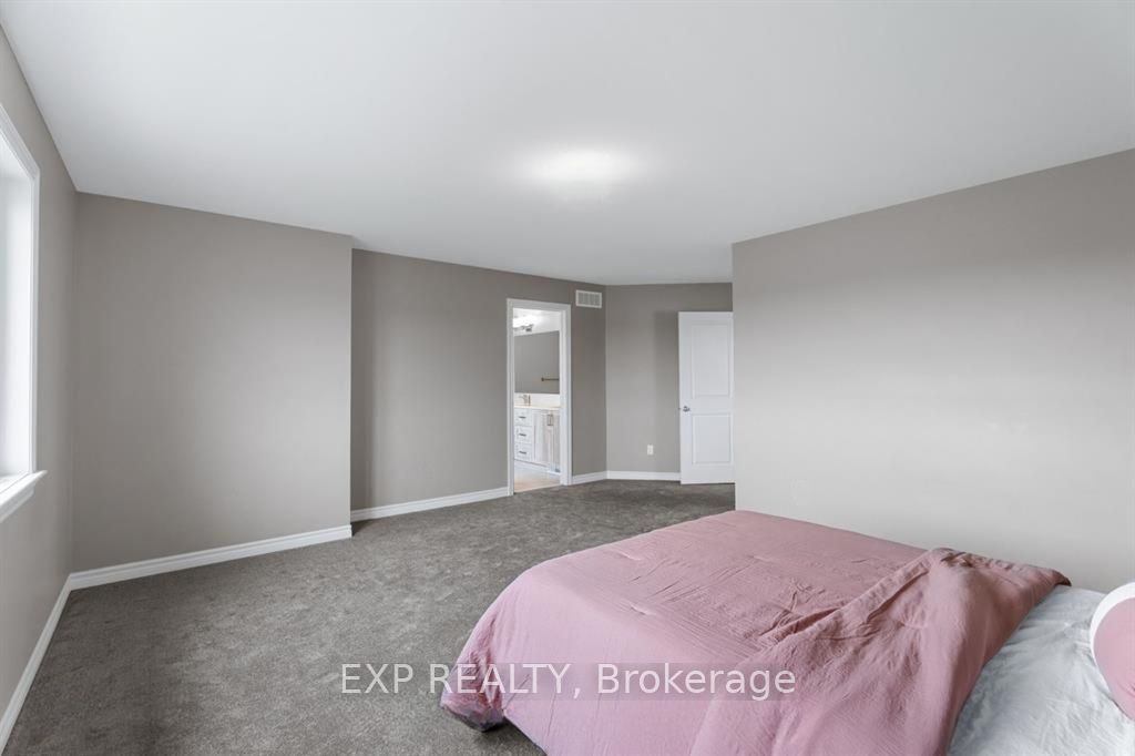 848 Snowdrop Crescent Property Photo 14
