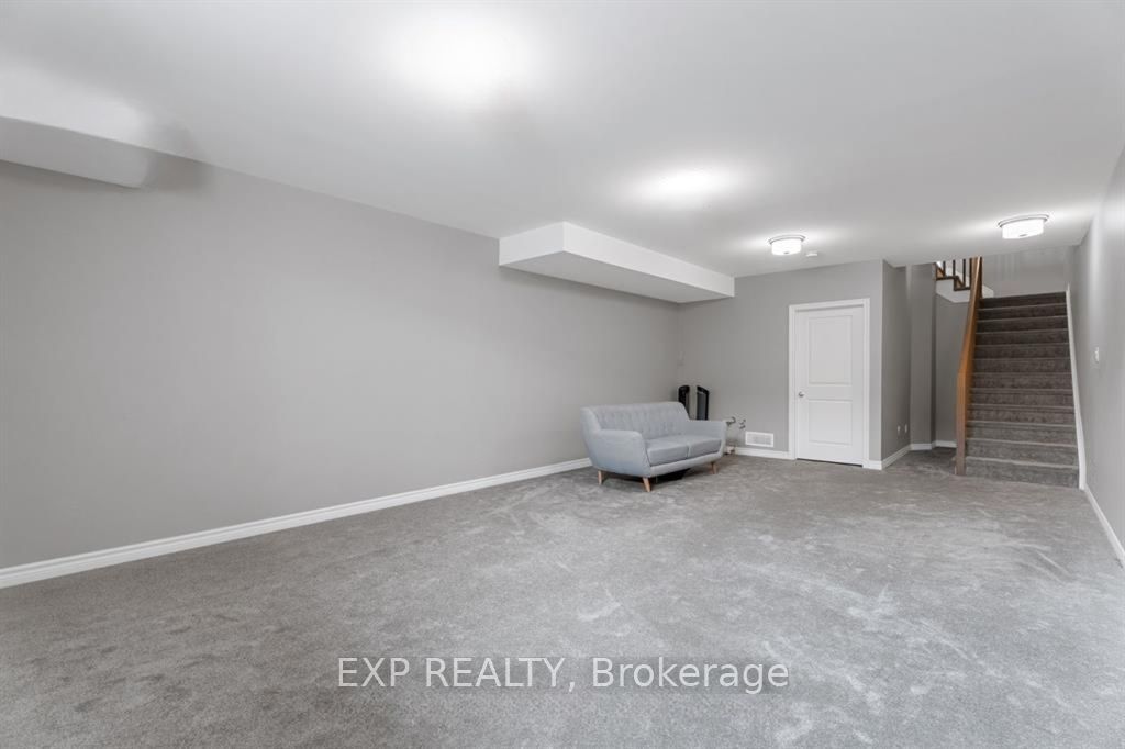 848 Snowdrop Crescent Property Photo 32