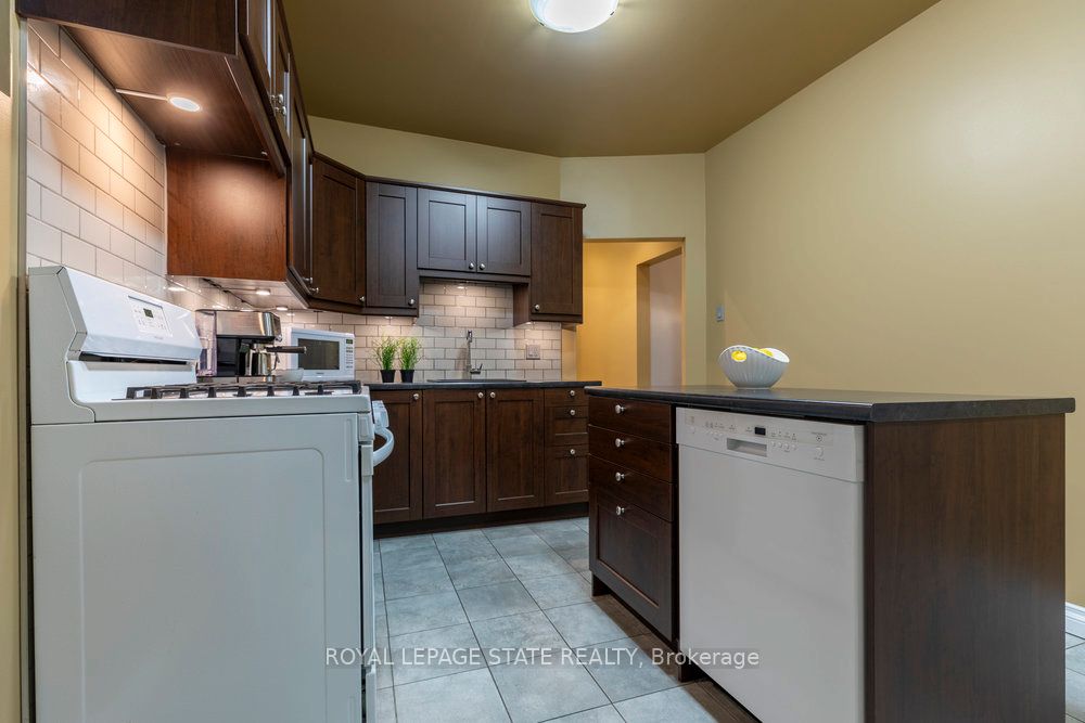 90 Blake Street Property Photo 10