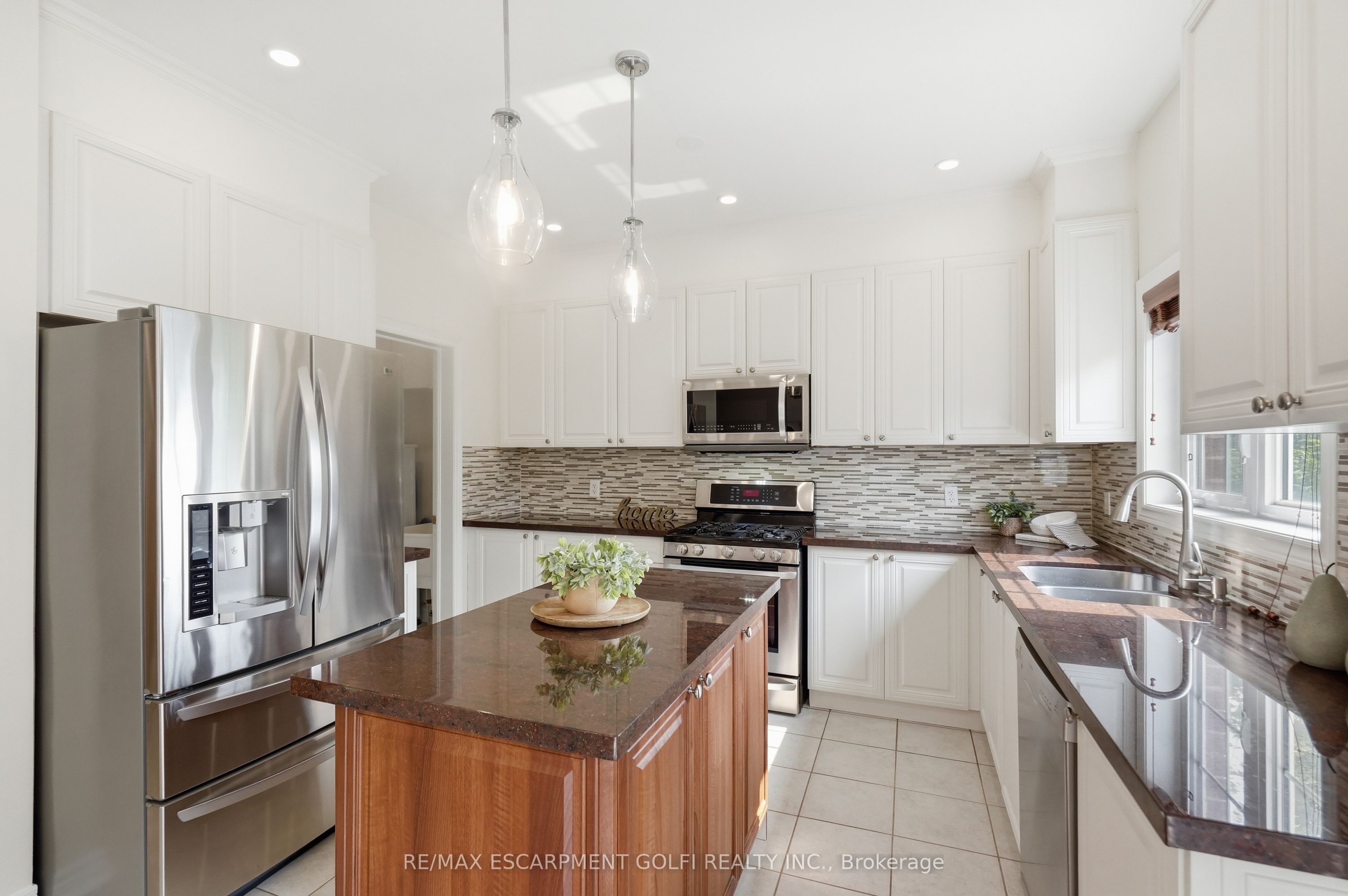 100 Springstead Avenue Property Photo 10