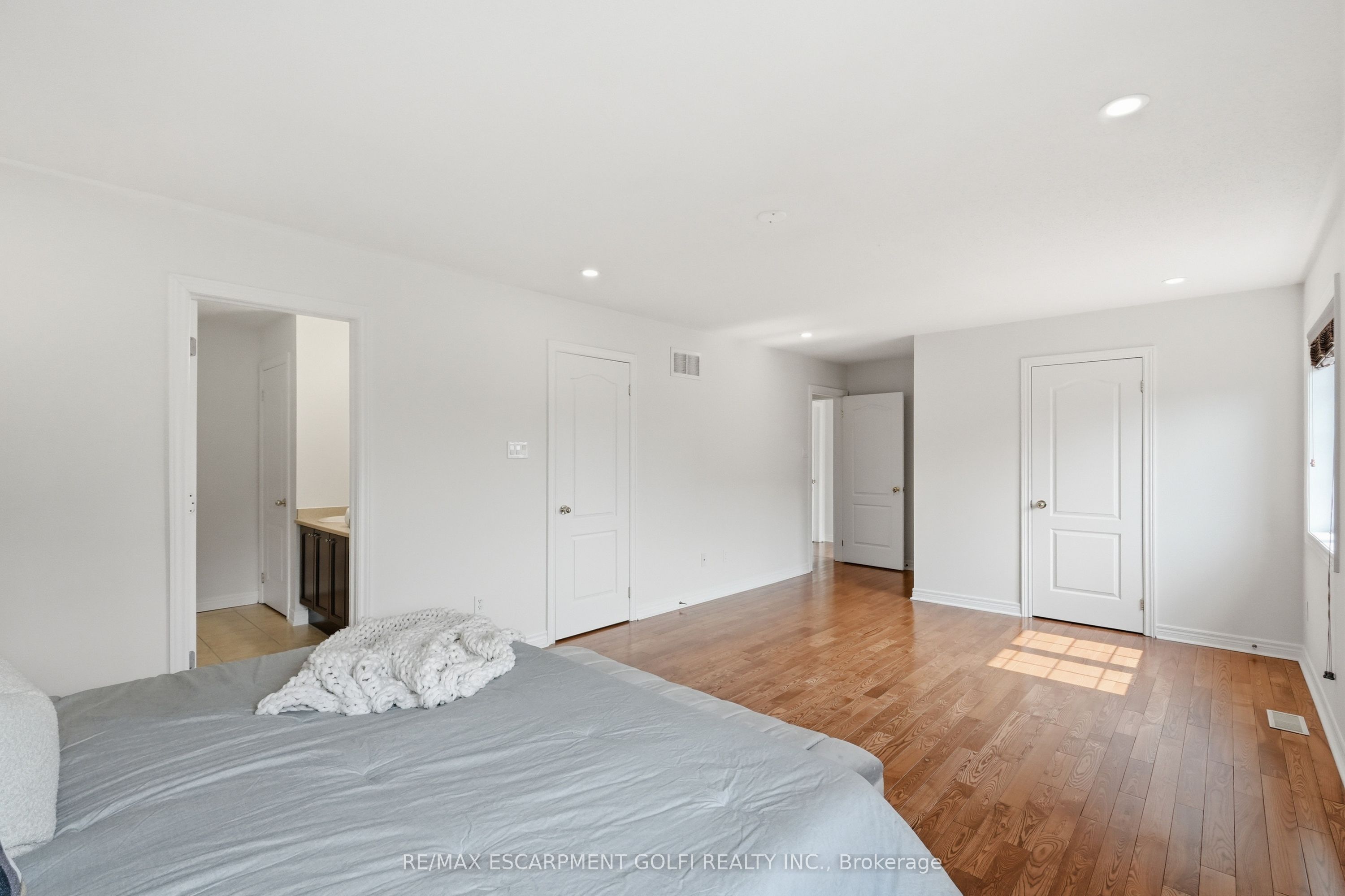 100 Springstead Avenue Property Photo 15