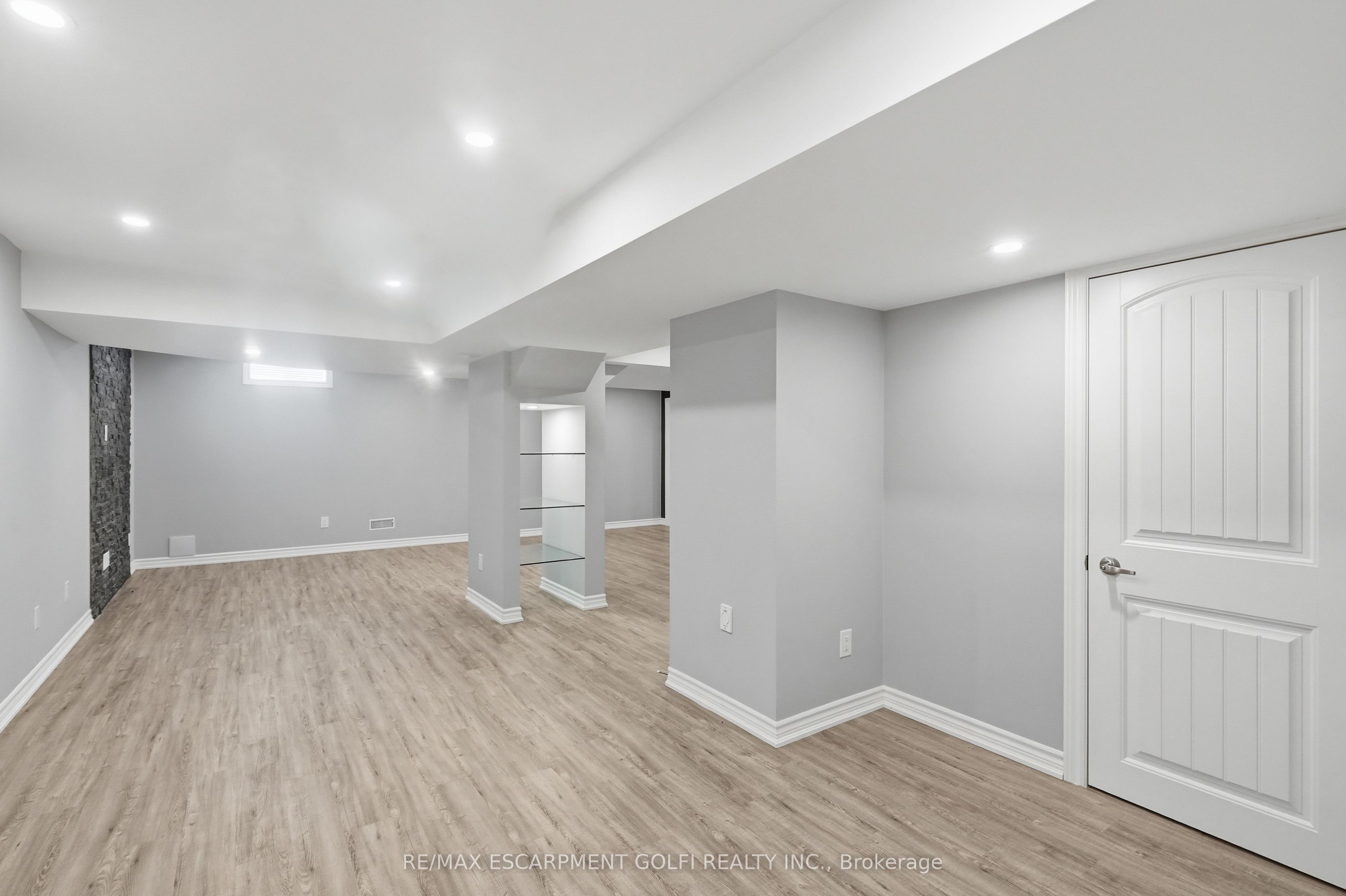 100 Springstead Avenue Property Photo 23