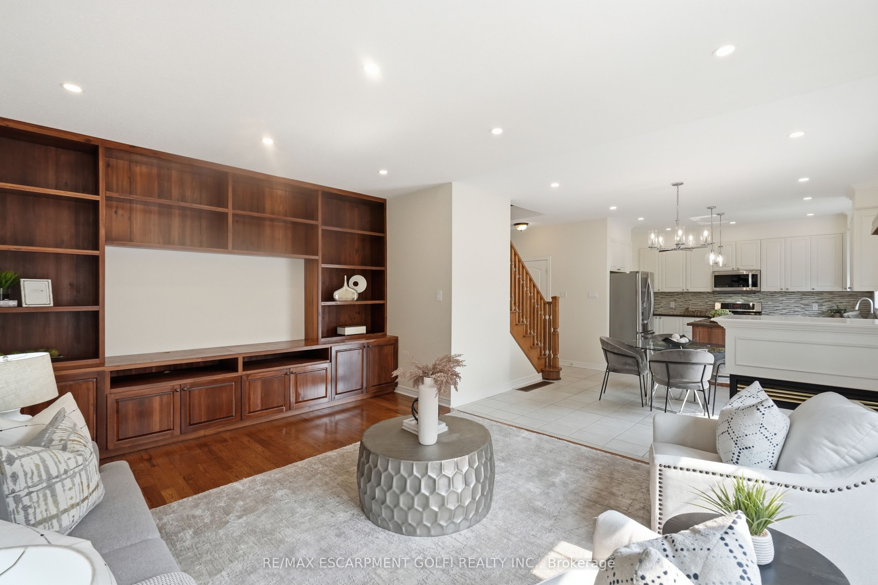 X13590770 Property Photo 6